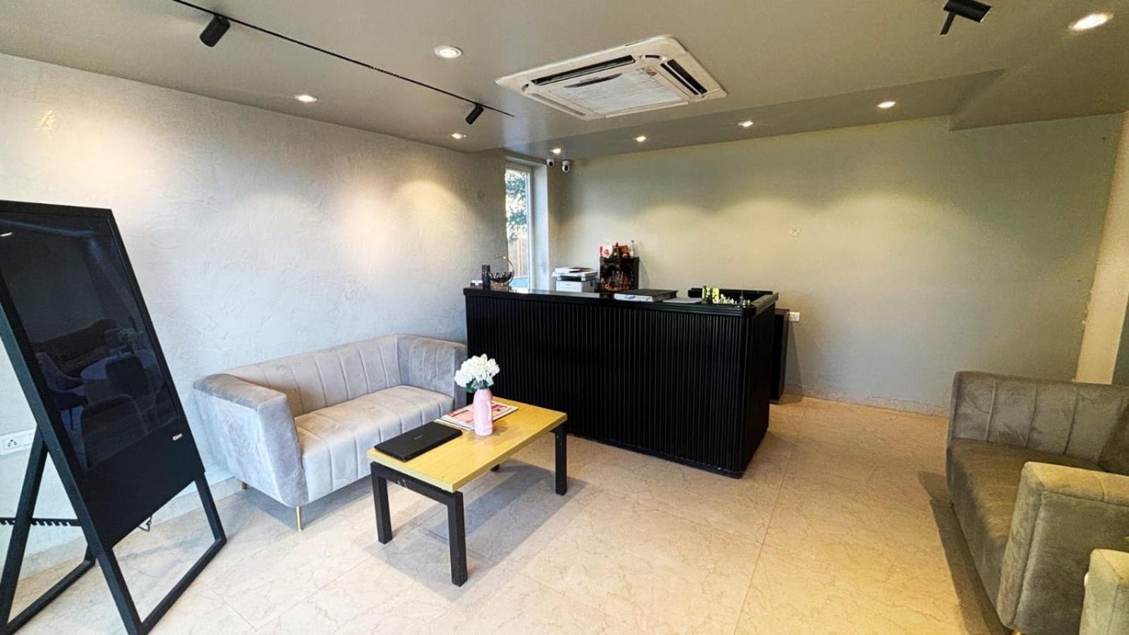 Bk And Near Huda Centre 3* Gurgaon
