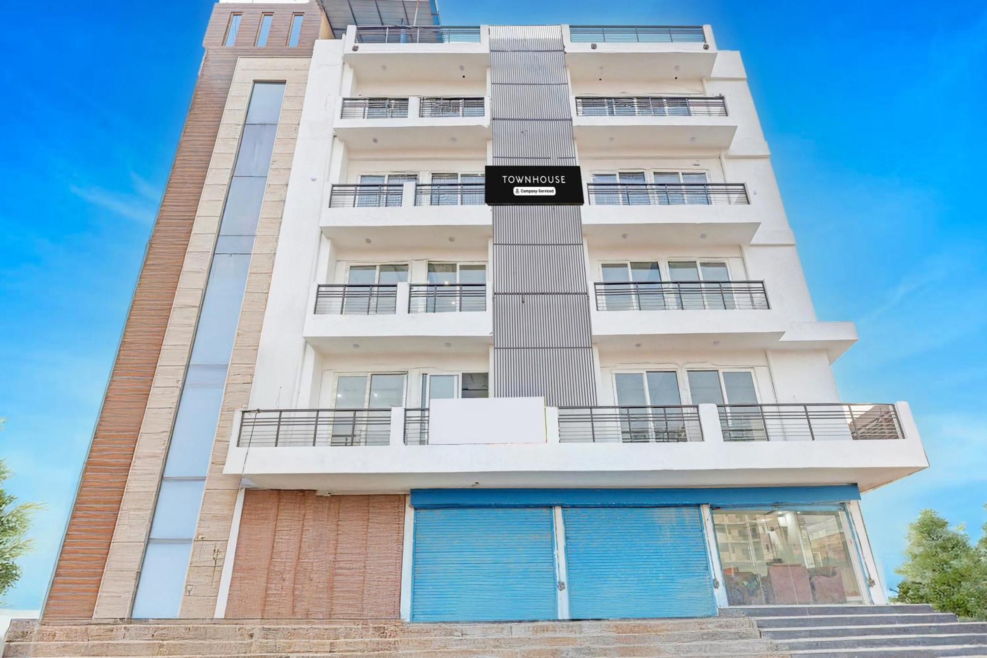 Townhouse Sector 62 Near World 4* Gurgaon