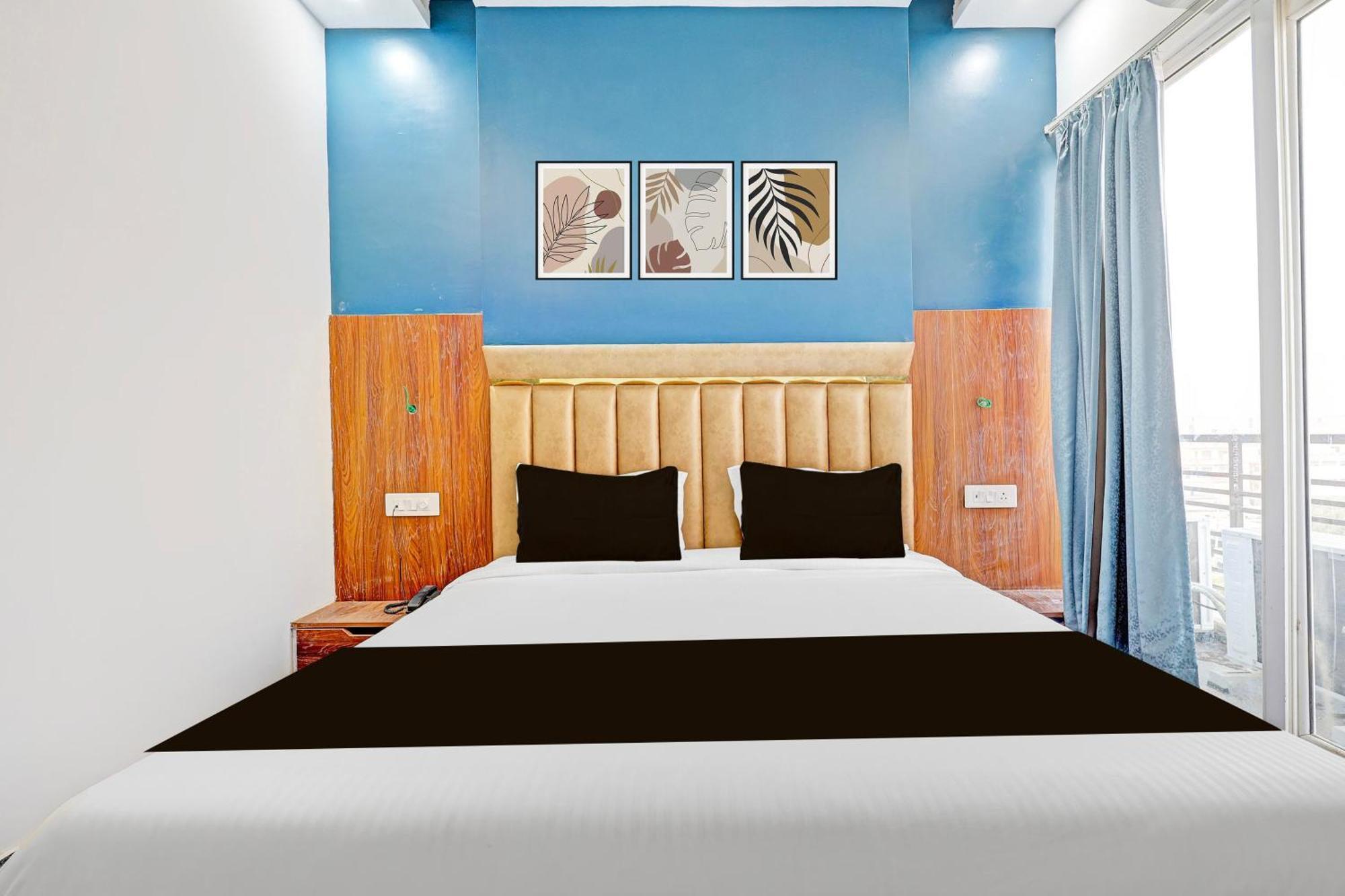 Hotel Townhouse Sector 62 Near World 4*