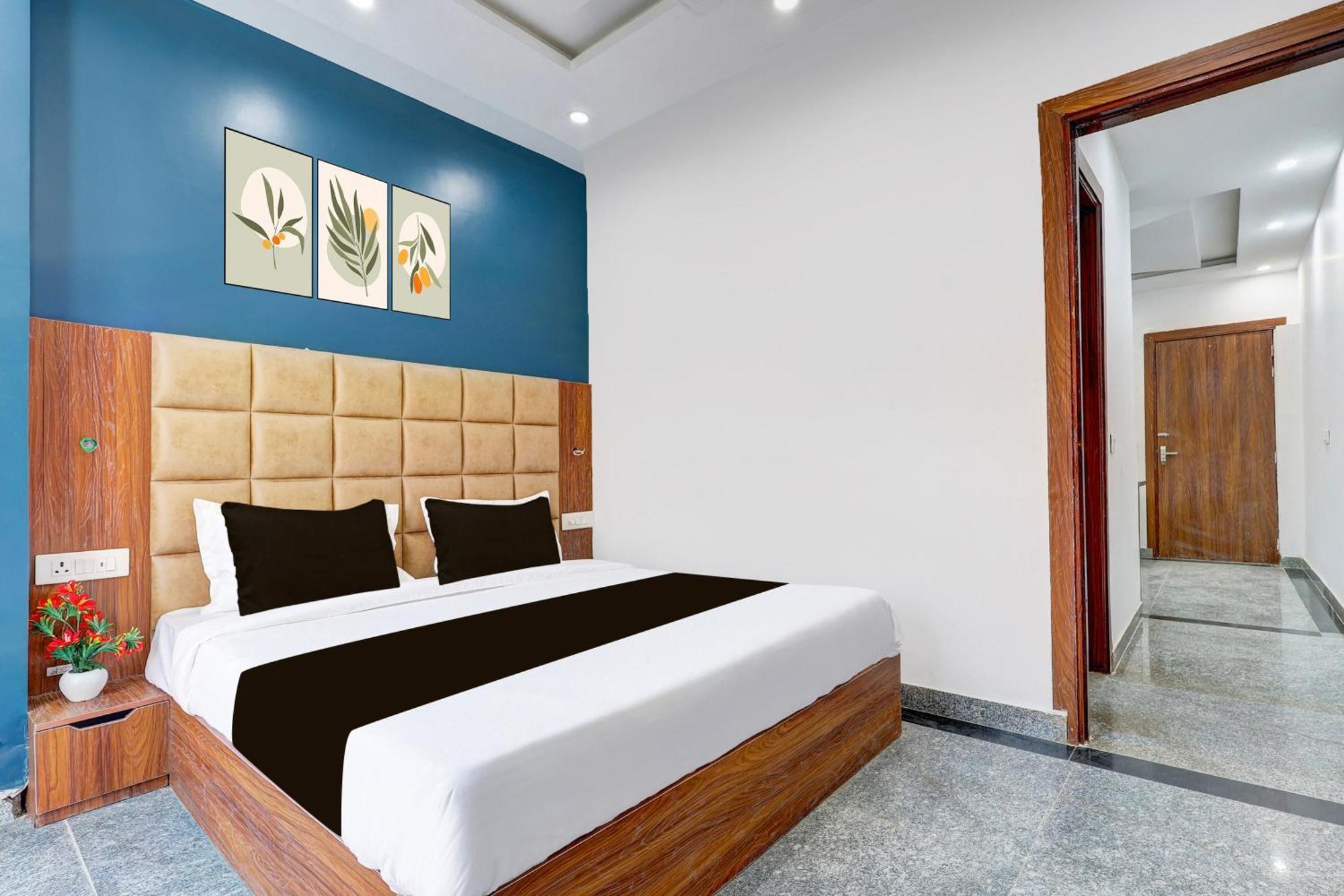 Townhouse Sector 62 Near World Gurgaon