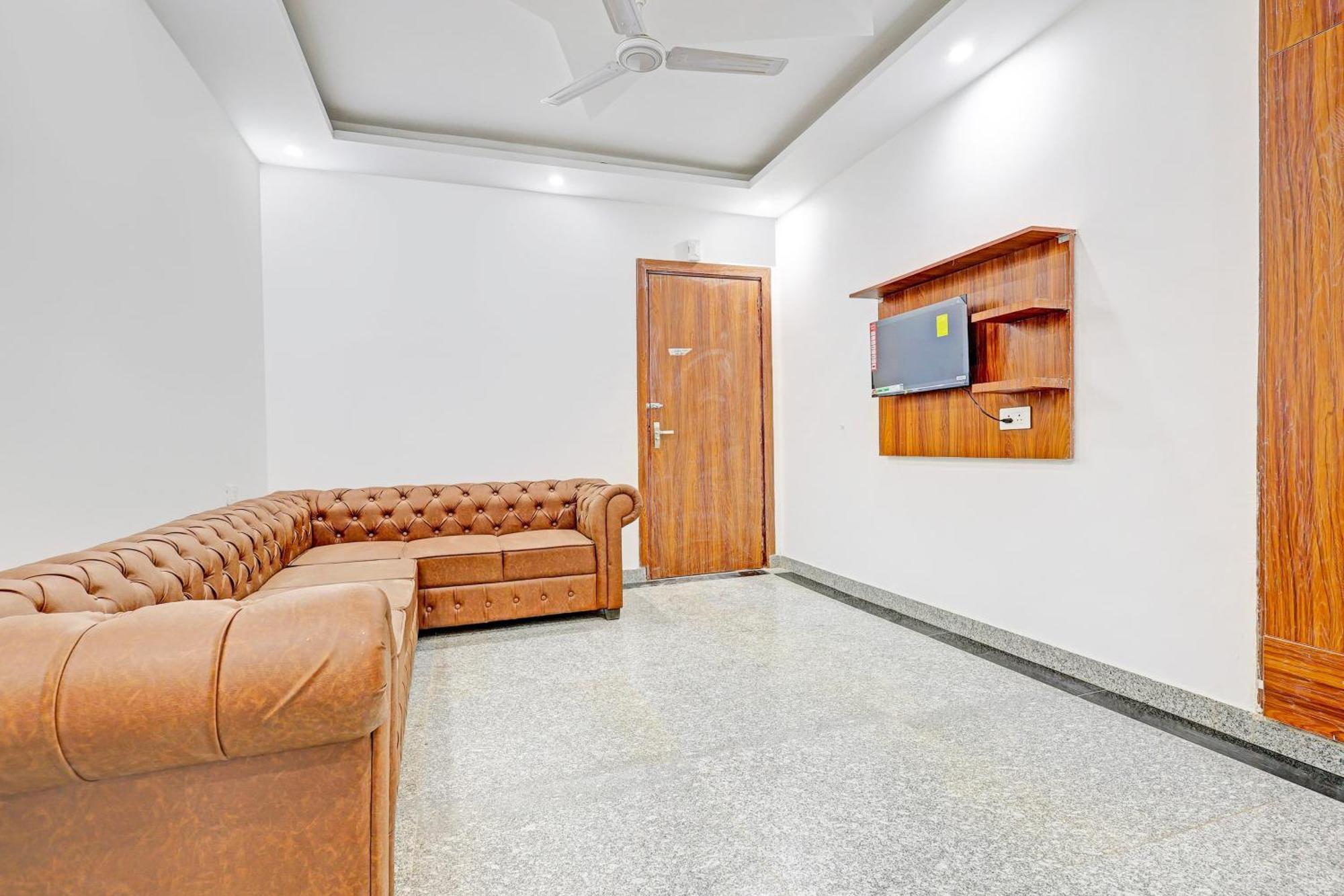 Townhouse Sector 62 Near World Gurgaon