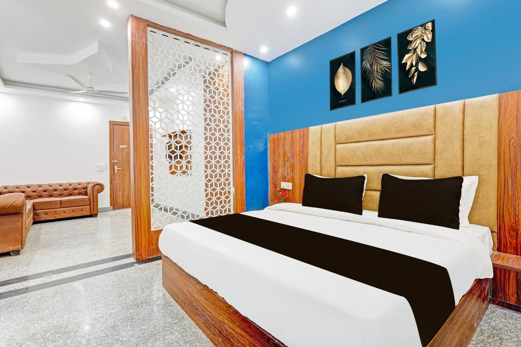 Townhouse Sector 62 Near World Hotel 4*