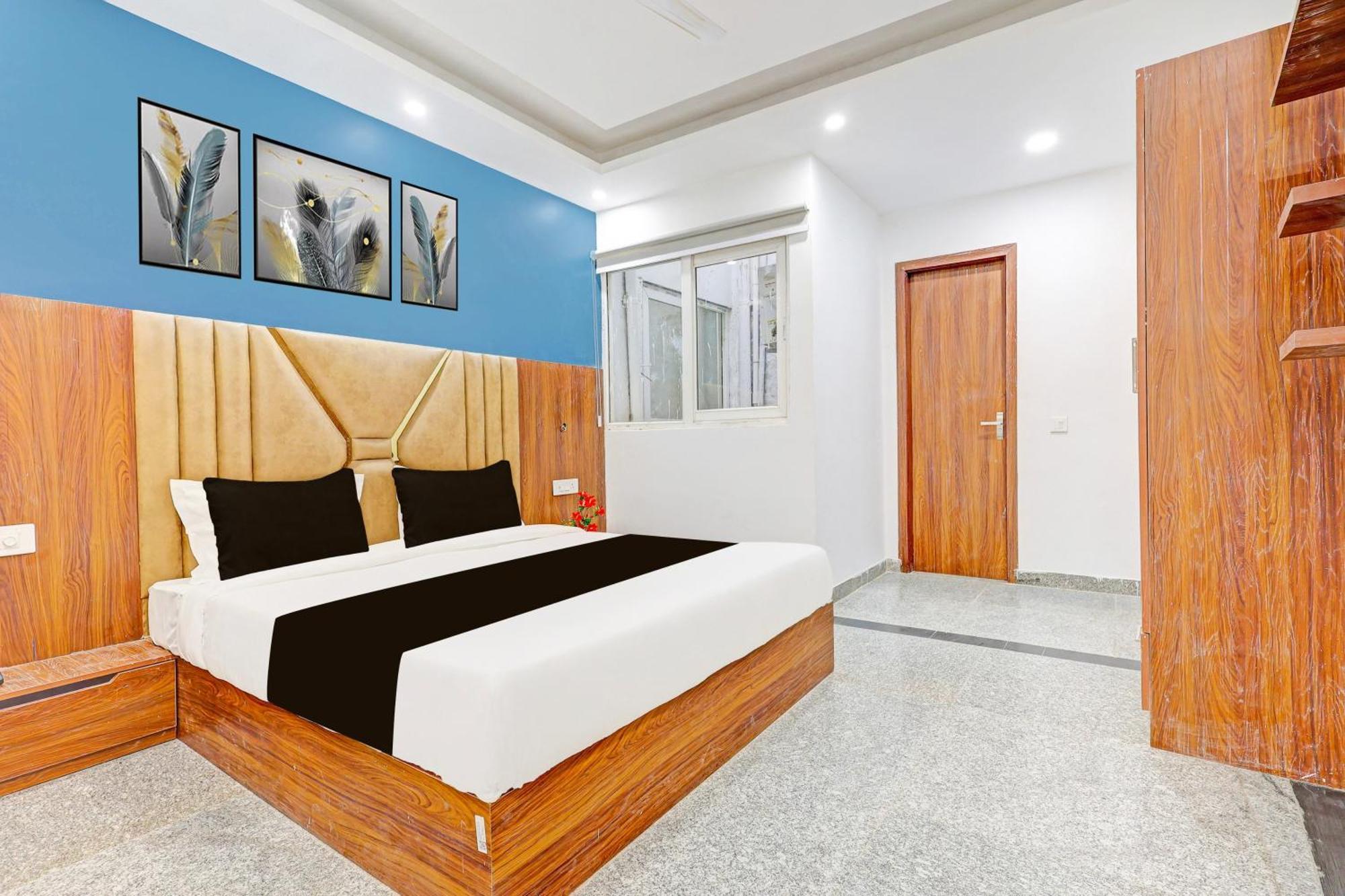 Townhouse Sector 62 Near World Hotel 4*