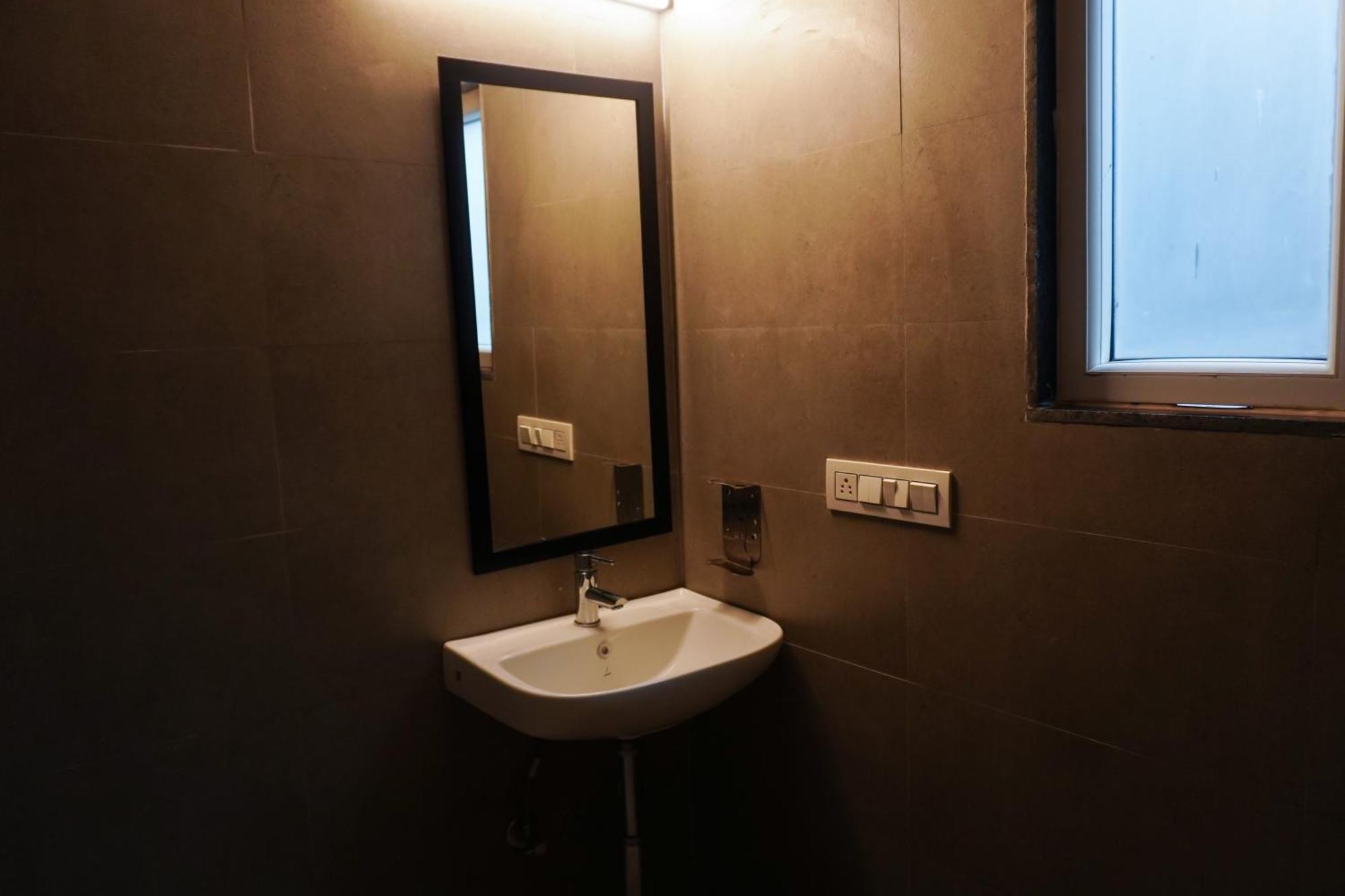Housr 38 Medanta- Sector 38 Hotel Gurgaon