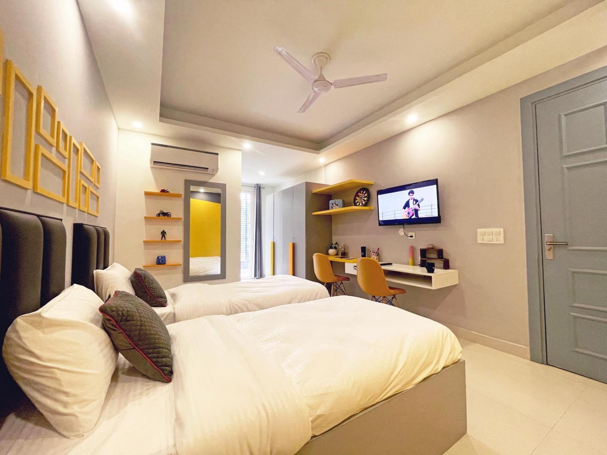 Hotel Housr 38 Medanta- Sector 38 Gurgaon