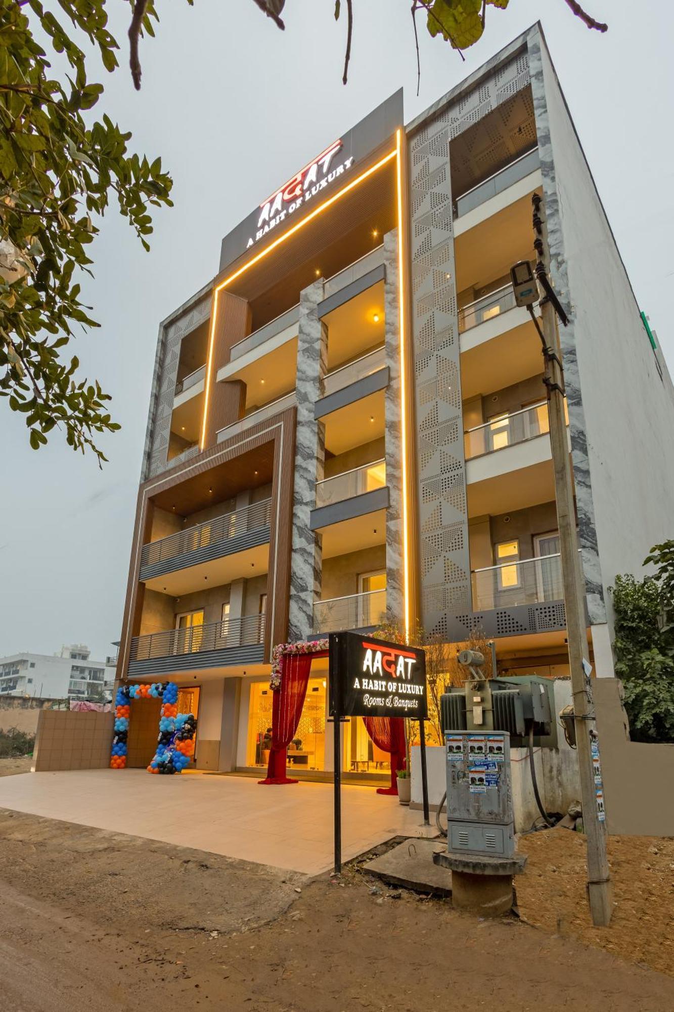 Aadat Near Artemis Hospital 3* Gurgaon