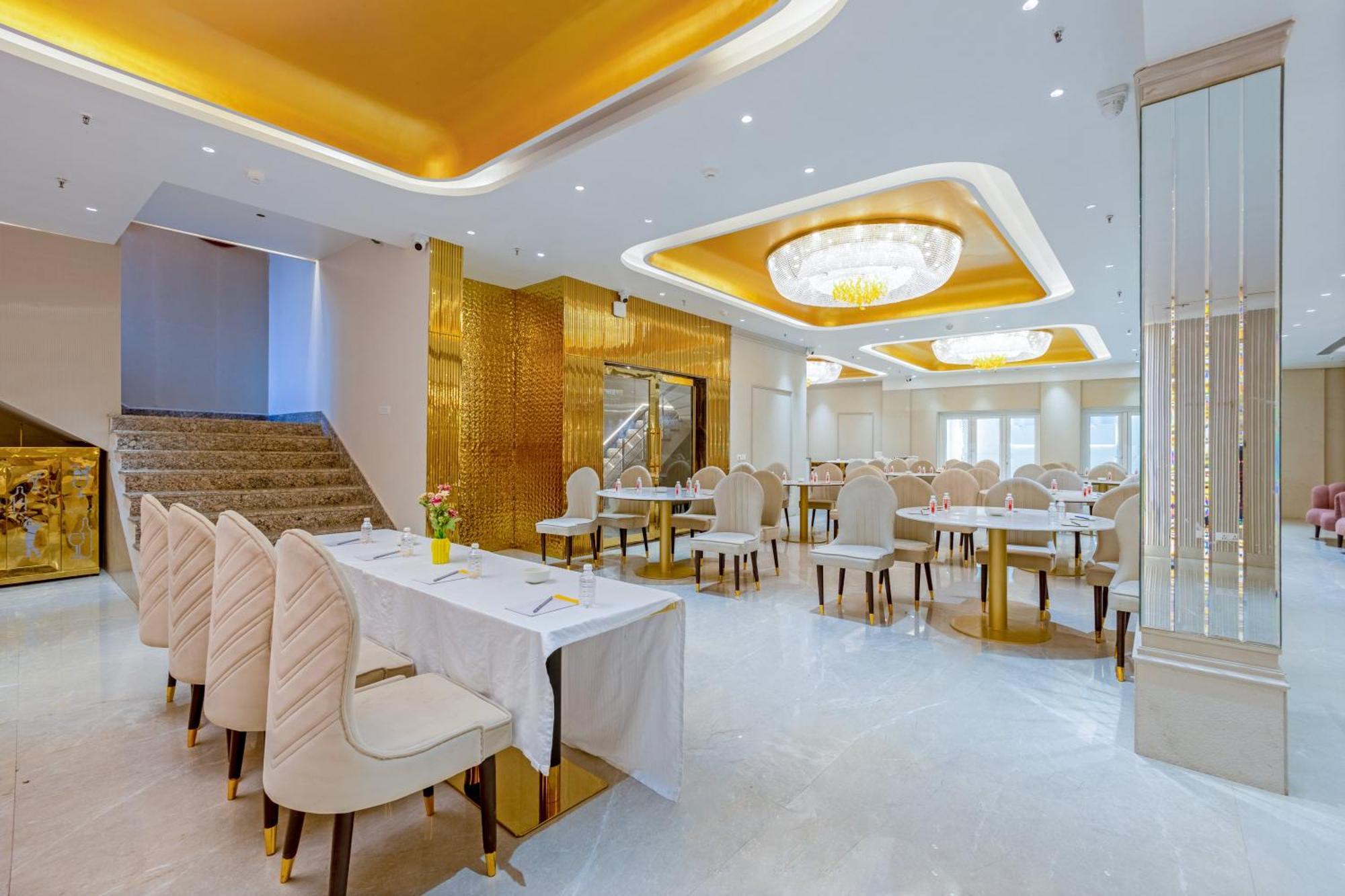 Aadat Near Artemis Hospital 3* Gurgaon