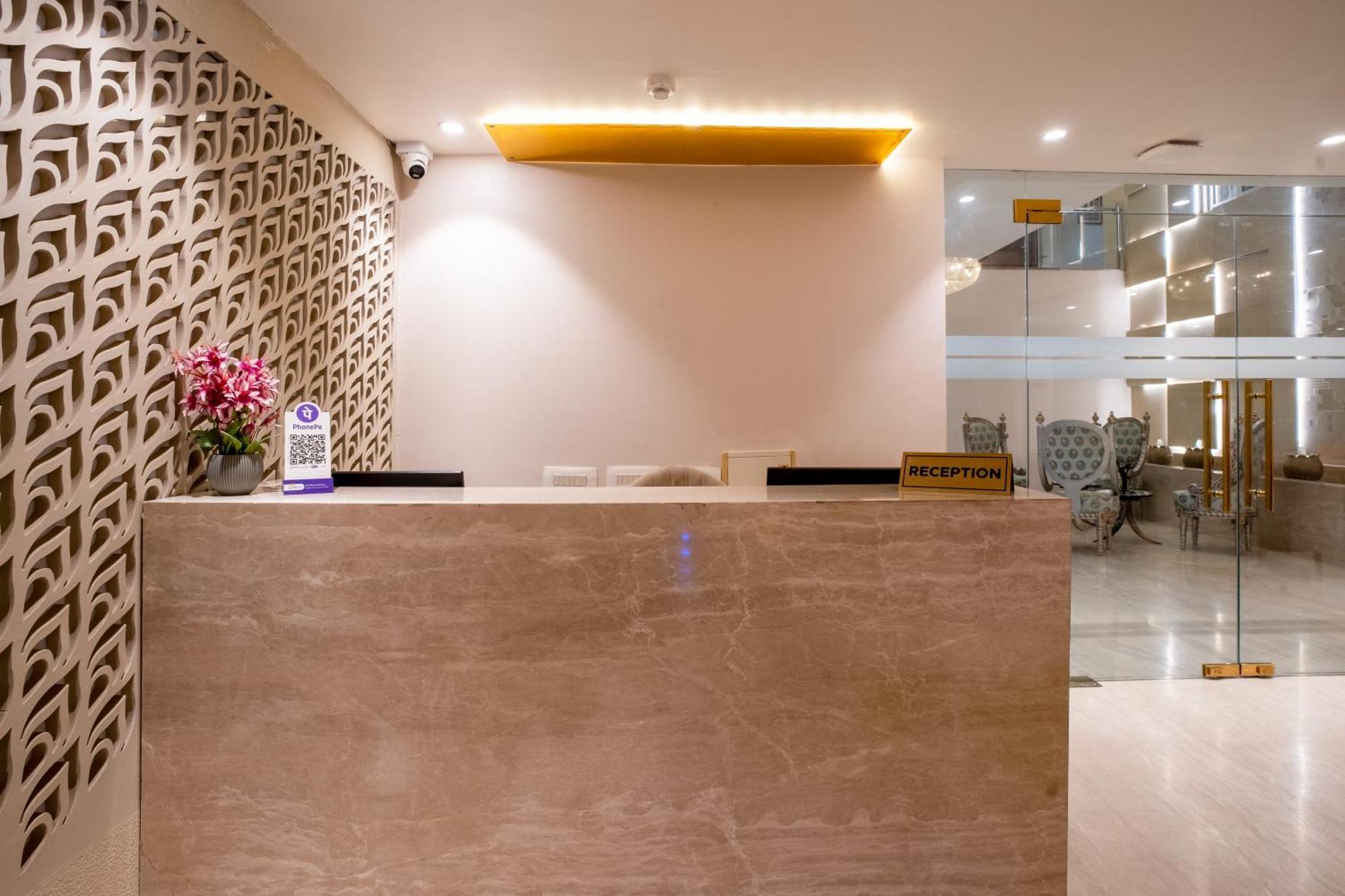 Aadat Near Artemis Hospital 3* Gurgaon