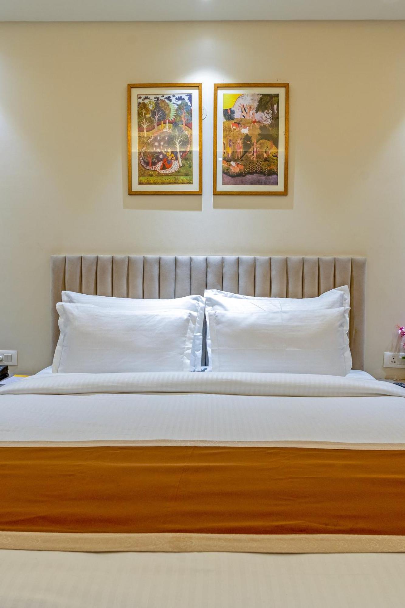 Aadat Near Artemis Hospital Gurgaon
