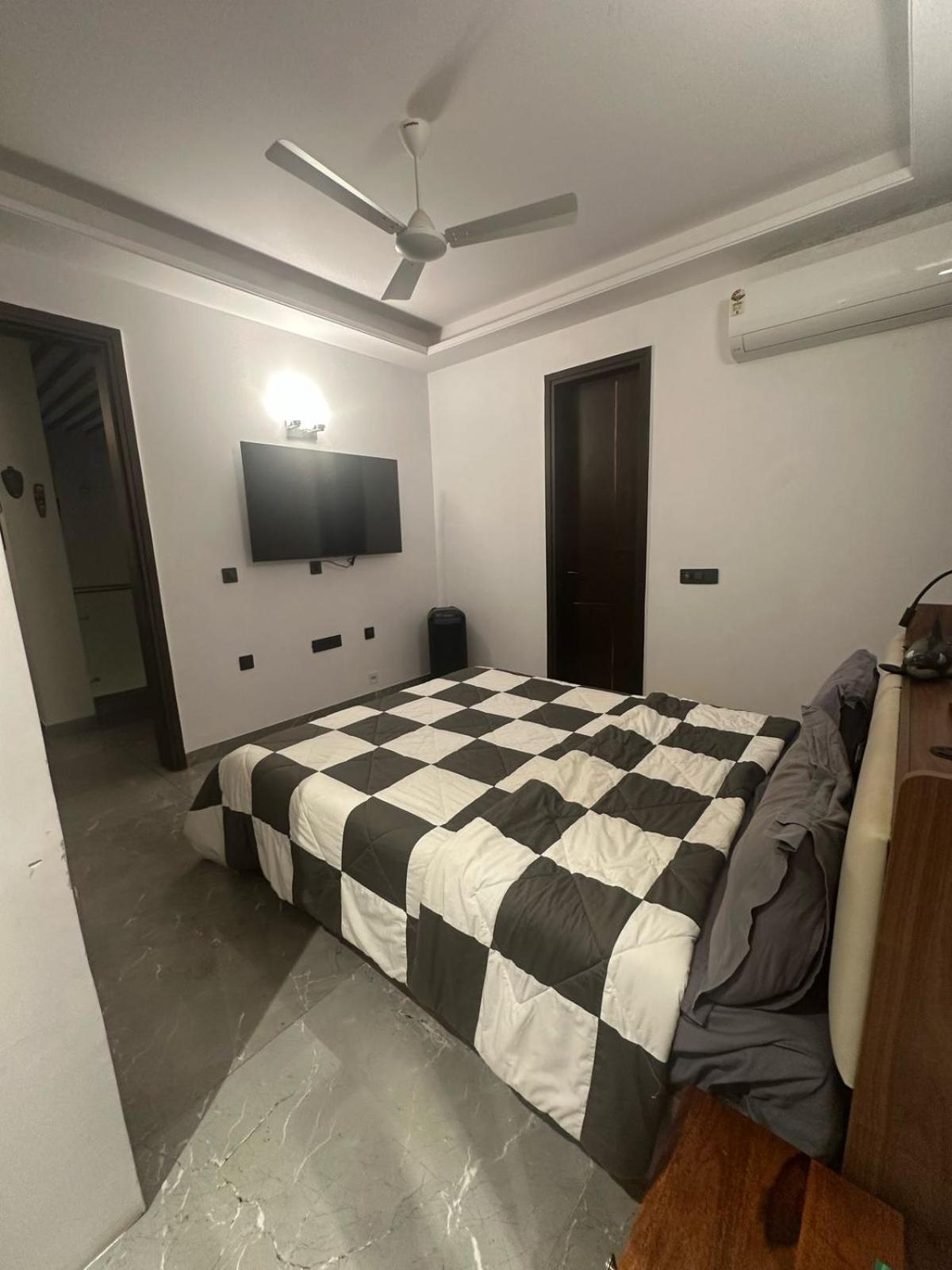 Bed & Breakfast Away From Gurgaon