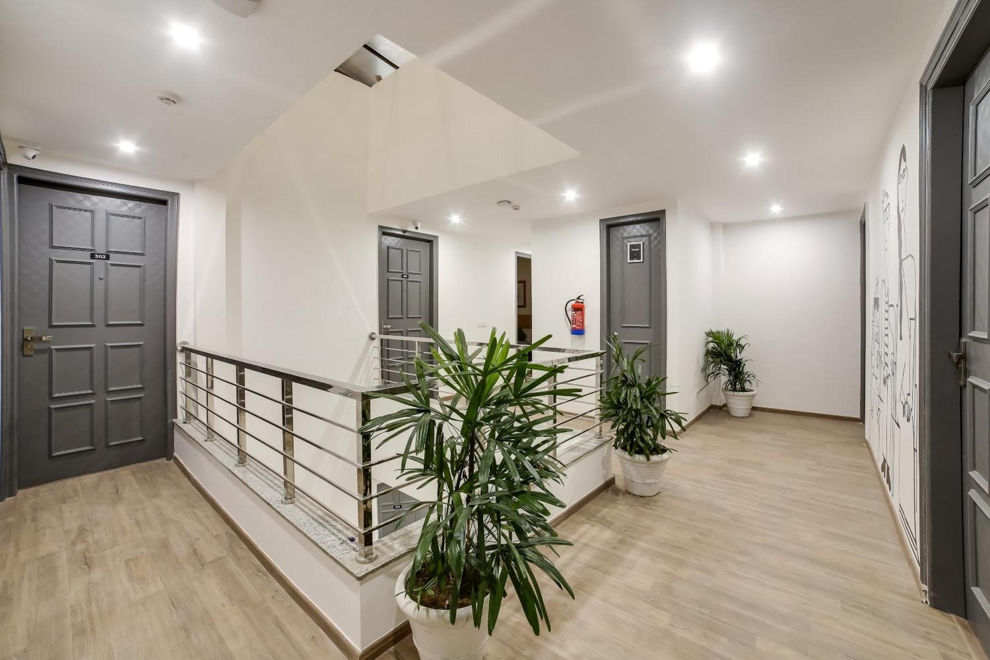 Townhouse Unitech Cyber Park Near Omaxe Celebration Mall 4*