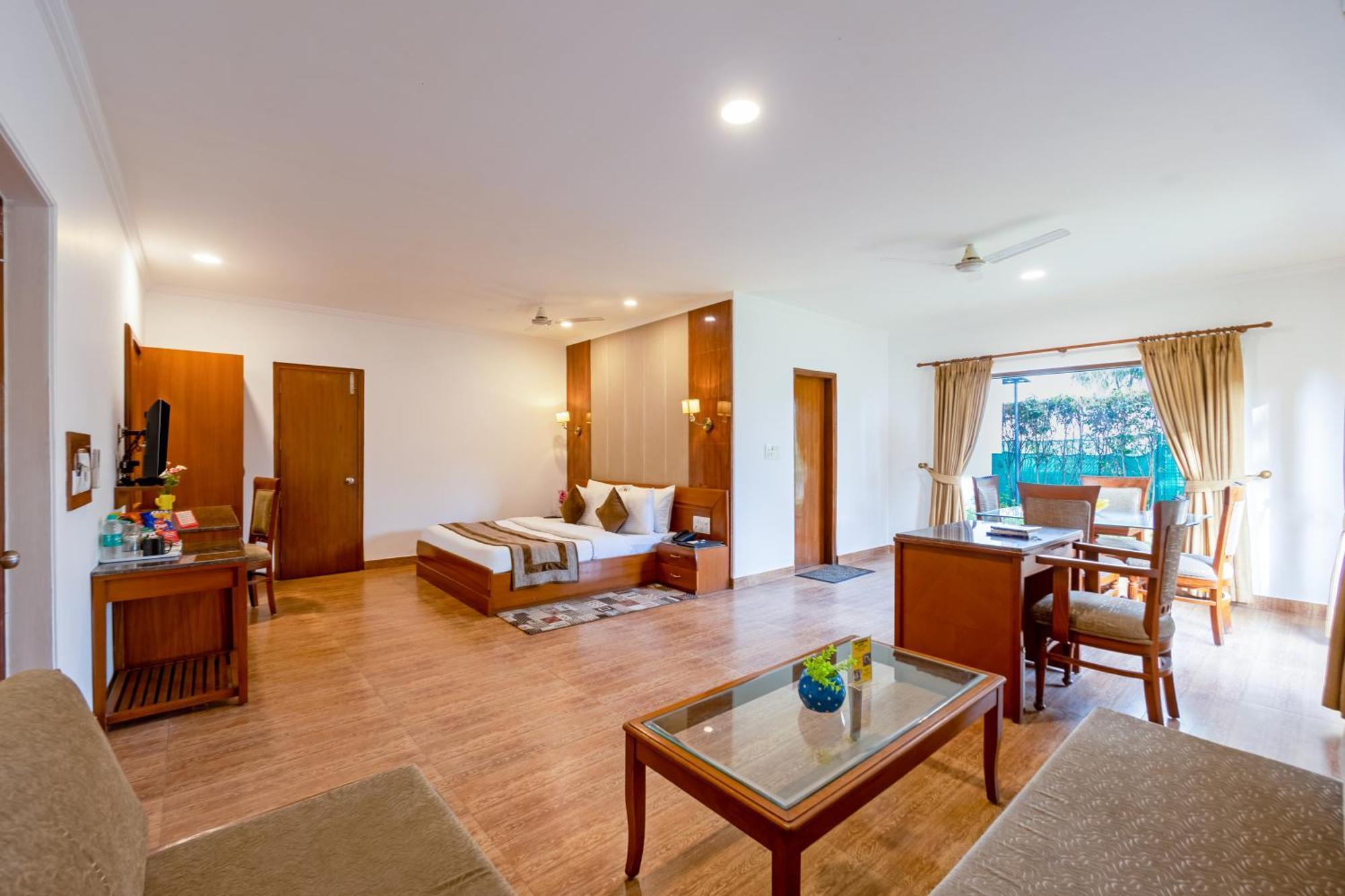 Resort Aapno Ghar & Amusement Park 3*