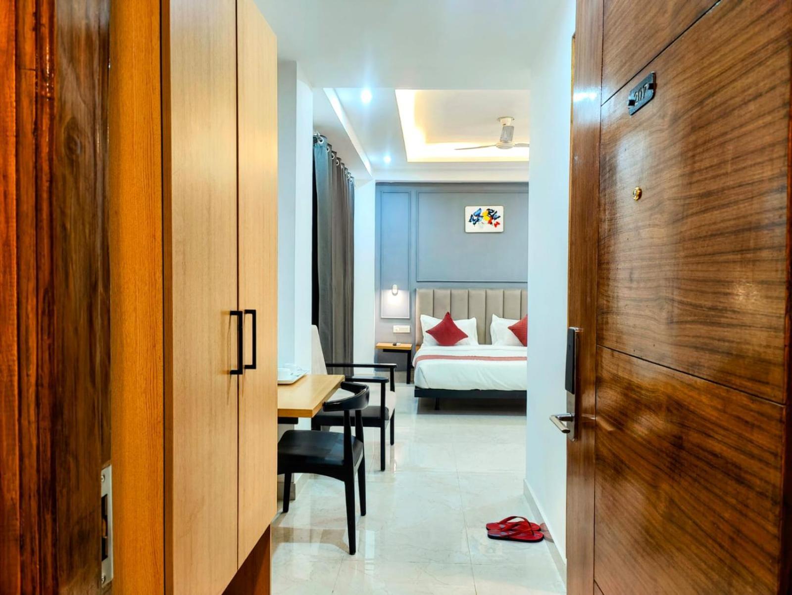 Hotel Mavens House Artemis Hospital Road