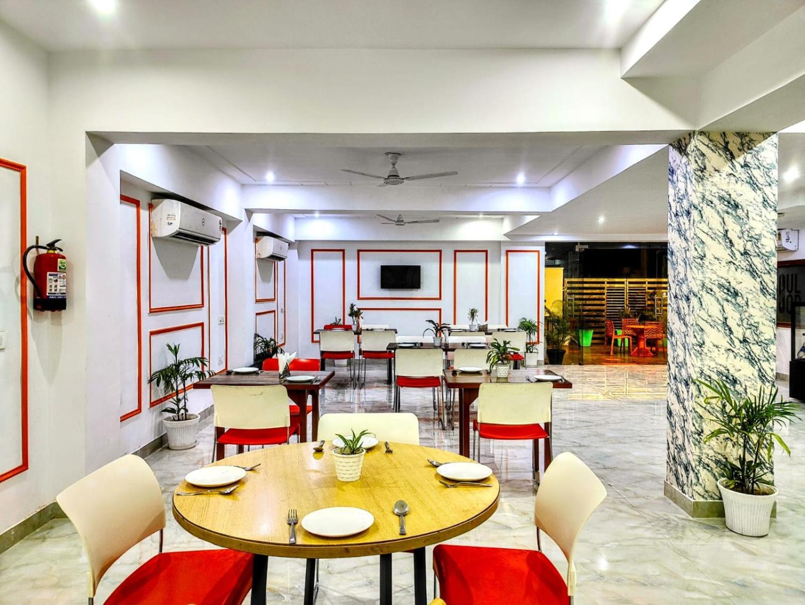 Guest house Hotel Mavens House Artemis Hospital Road