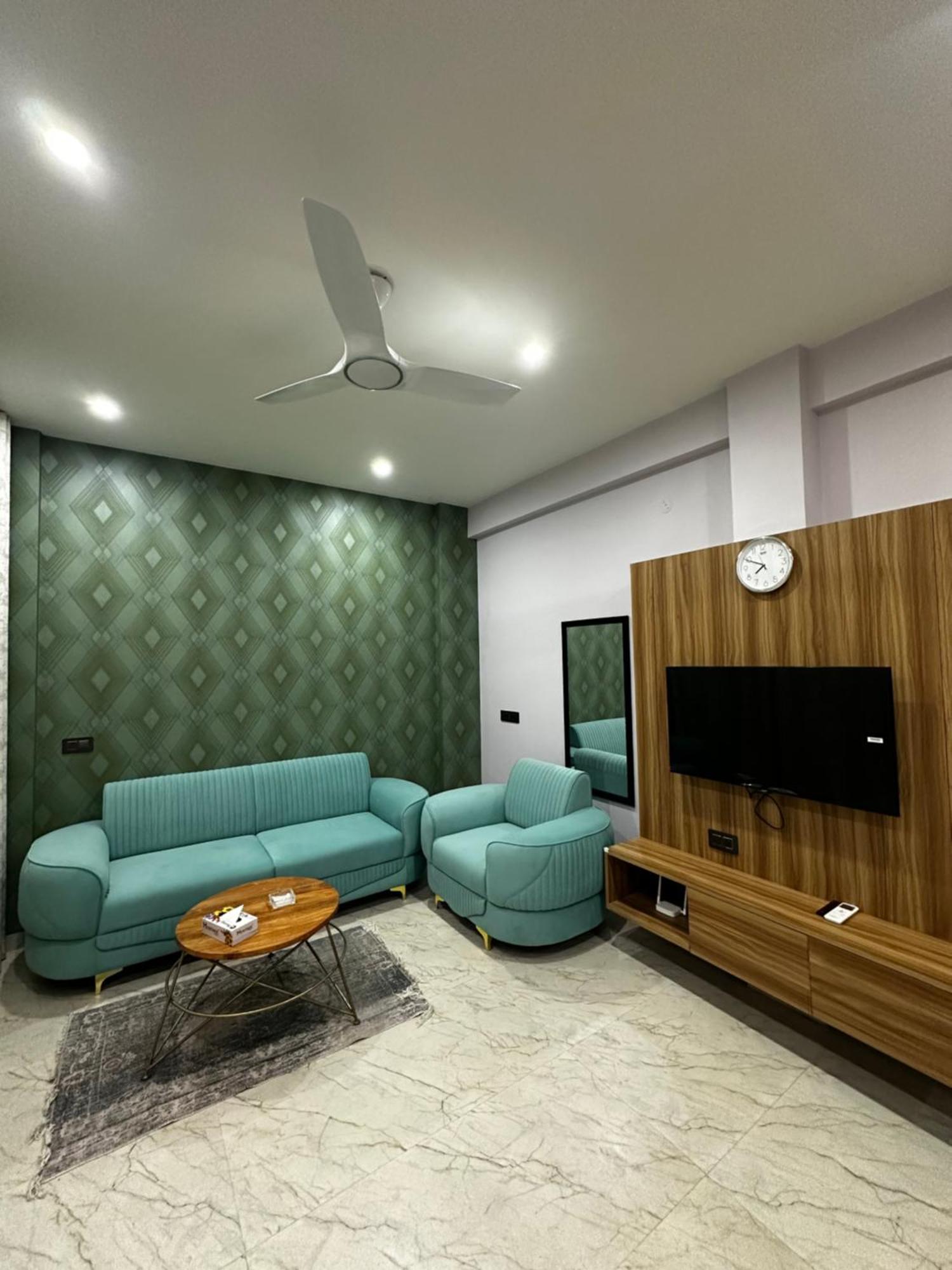The Orange Hotel 3*