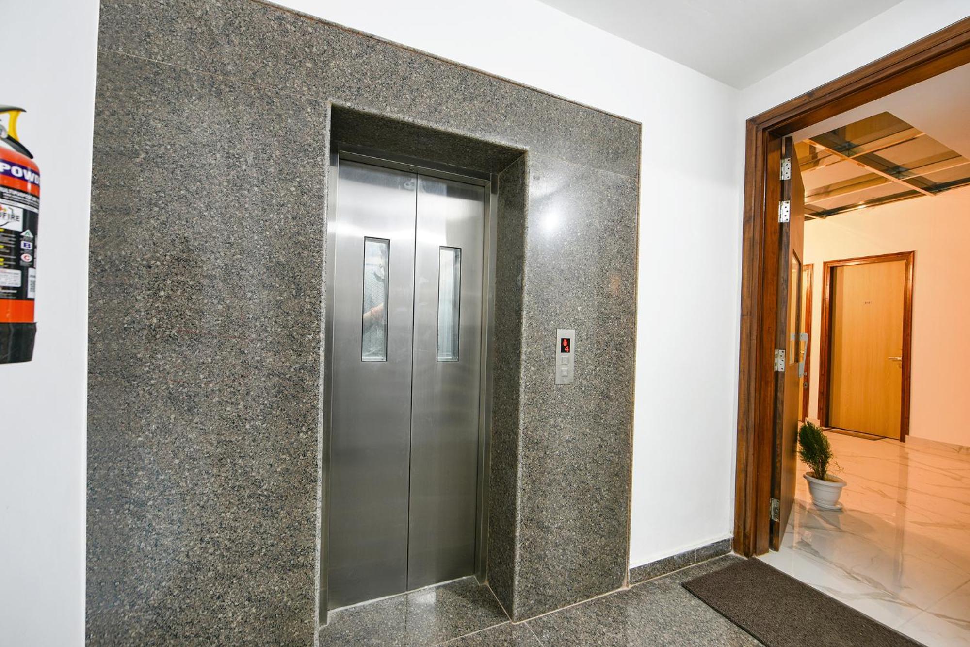 Fabhotel Luxe 8 Stayz Hotel Gurgaon