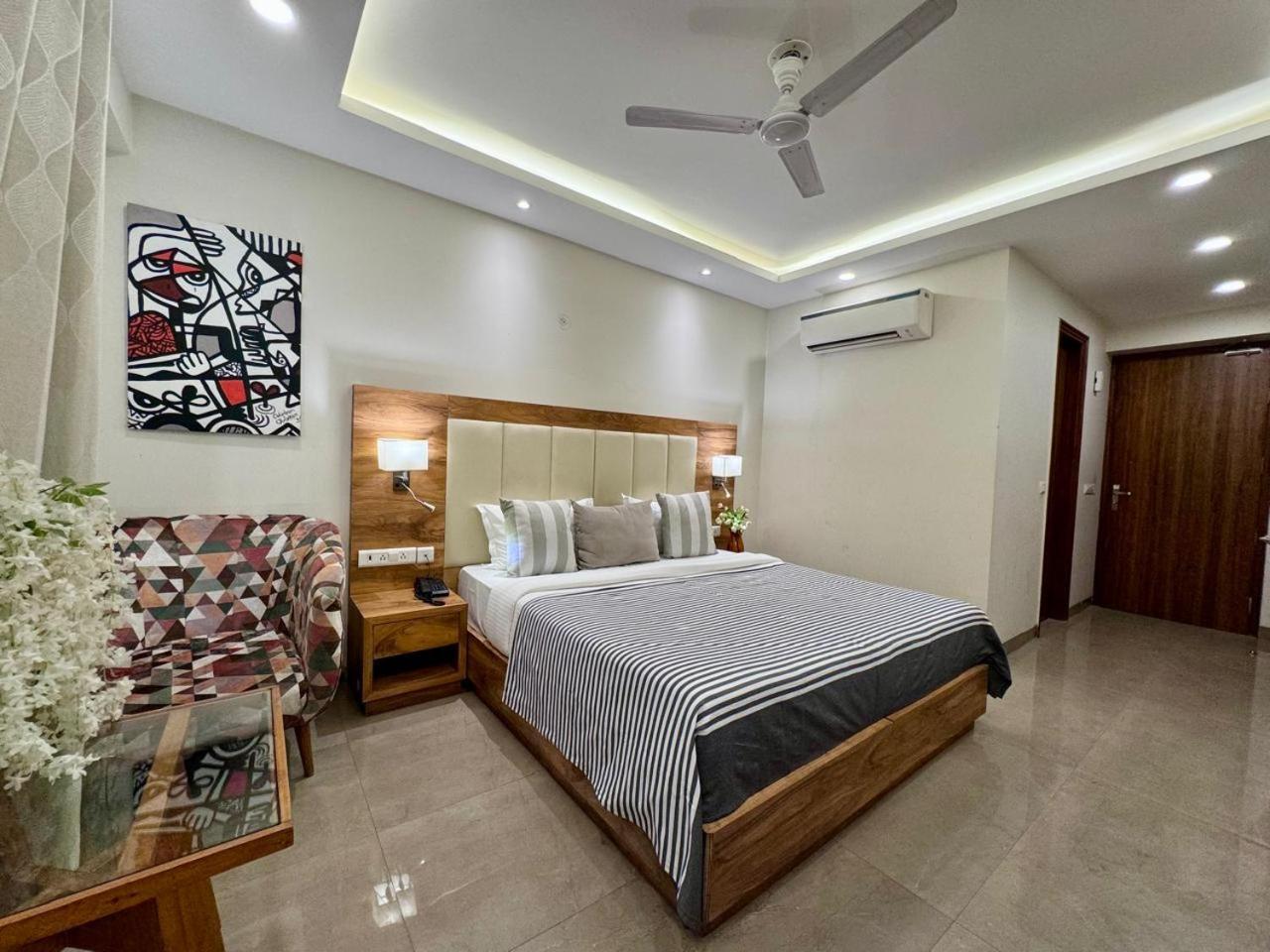 Golf View Suites-golf Course Road 3* Gurgaon