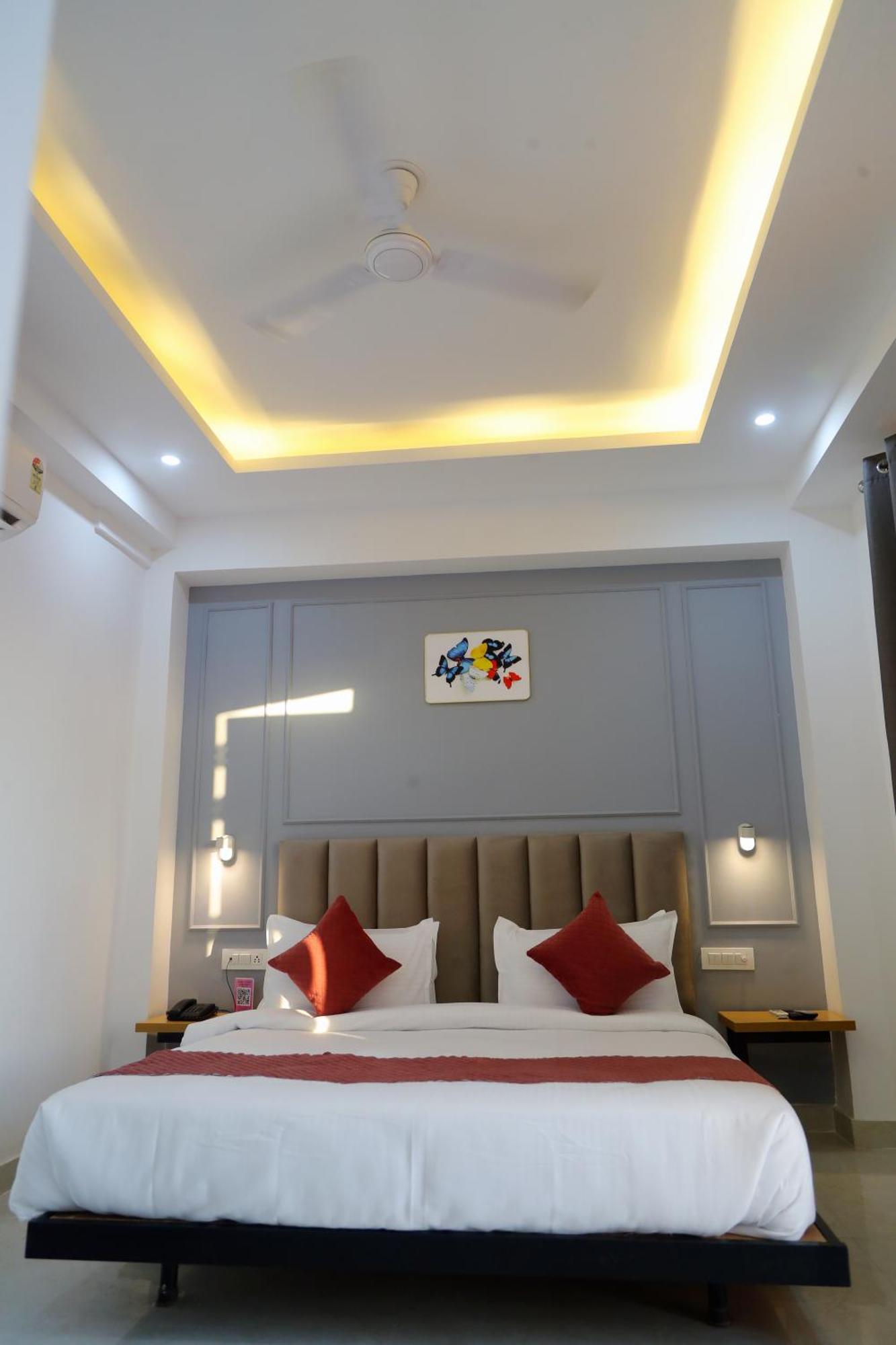 Hotel Mavens House Artemis Hospital Road Guest house