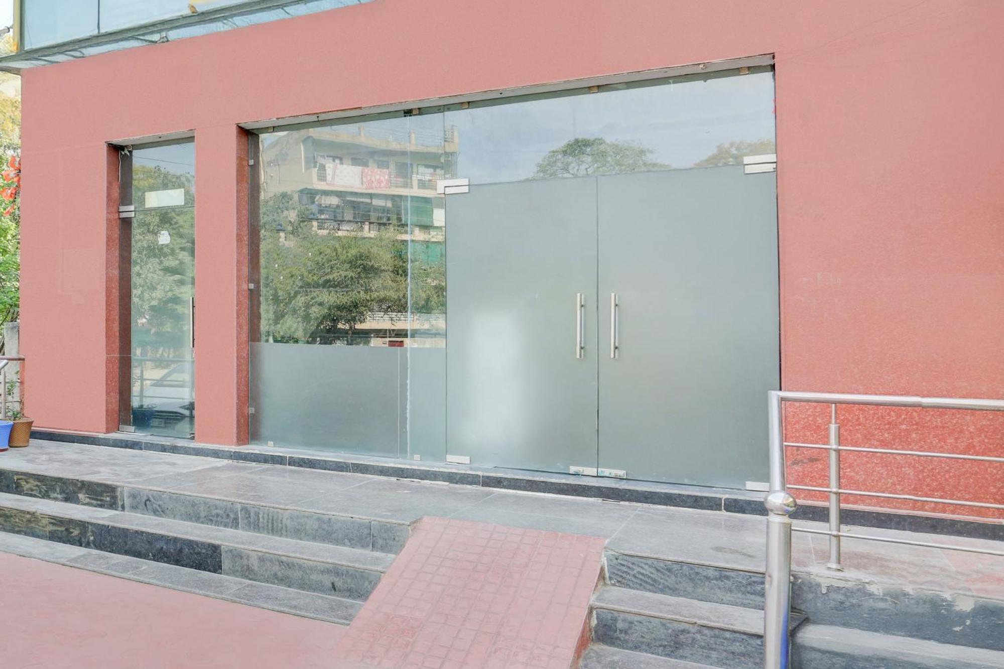 Super Townhouse Sector 4 Hotel Gurgaon