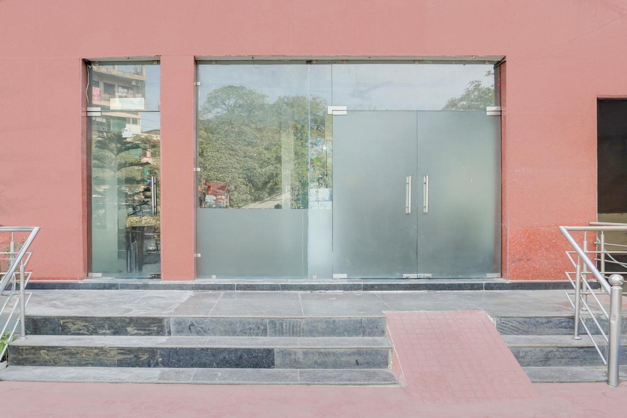 Super Townhouse Sector 4 Gurgaon