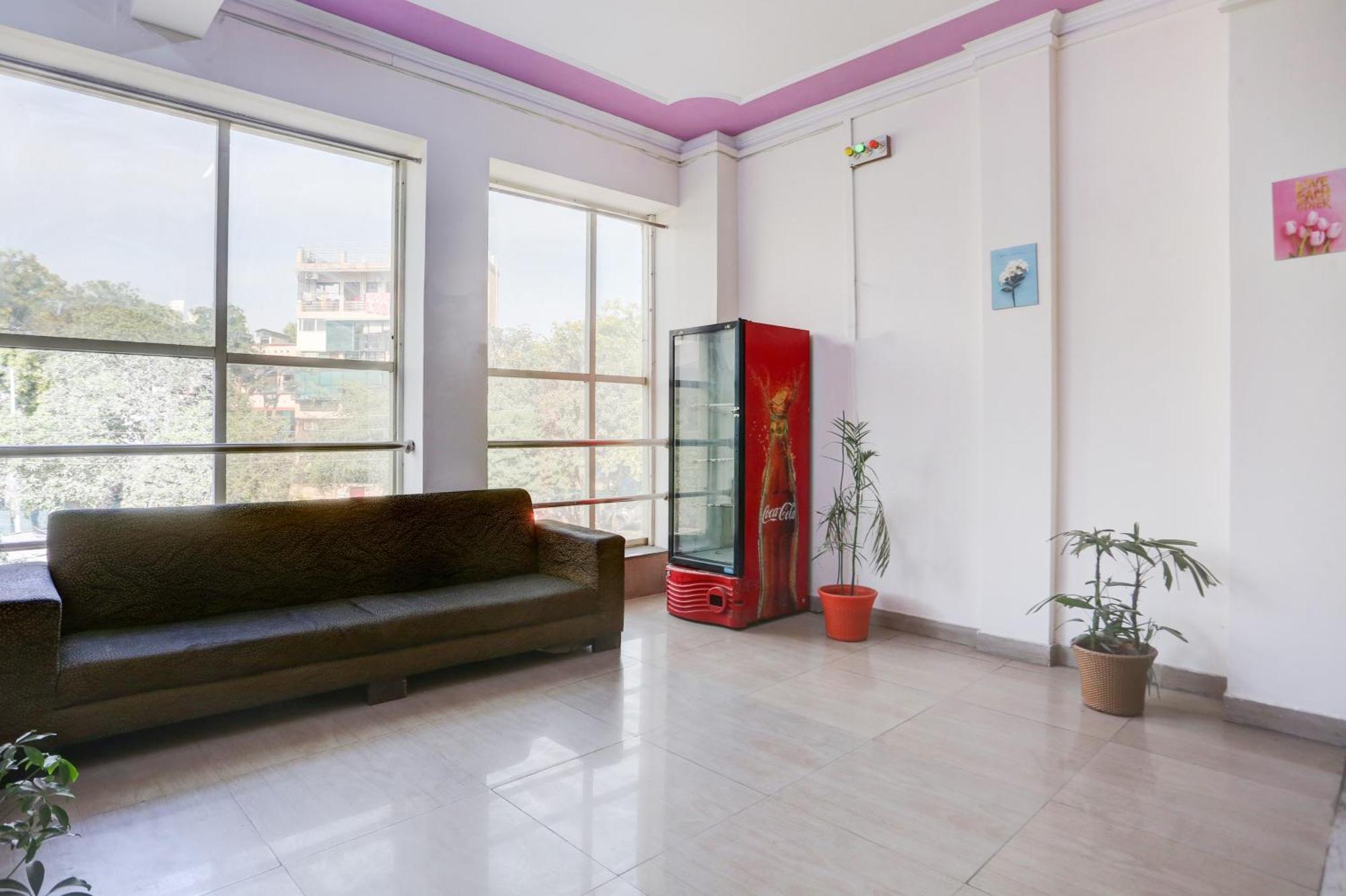 Hotel Super Townhouse Sector 4