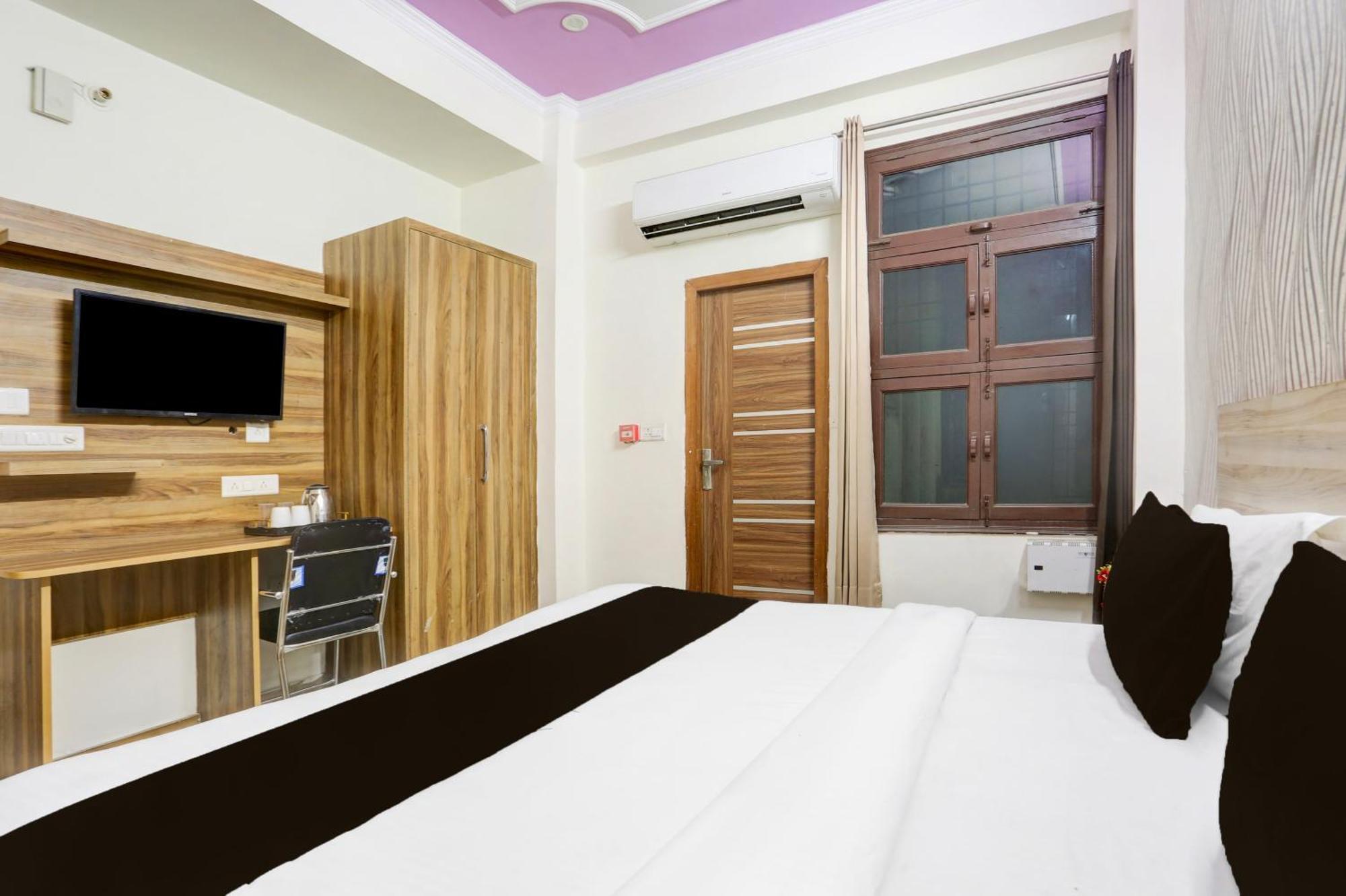 Super Townhouse Sector 4 Gurgaon