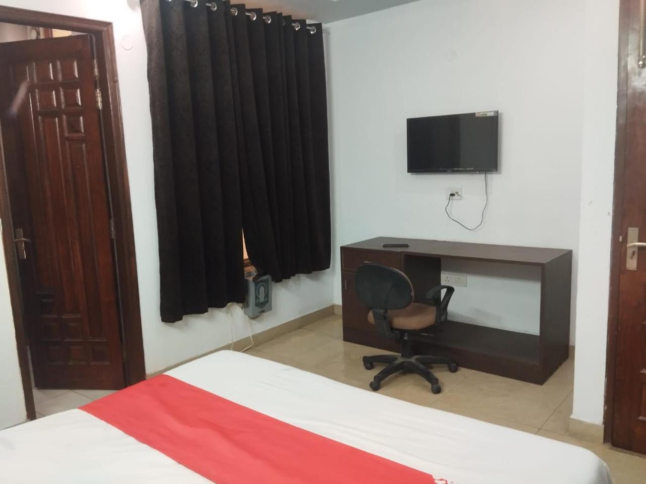 Star Guest house *