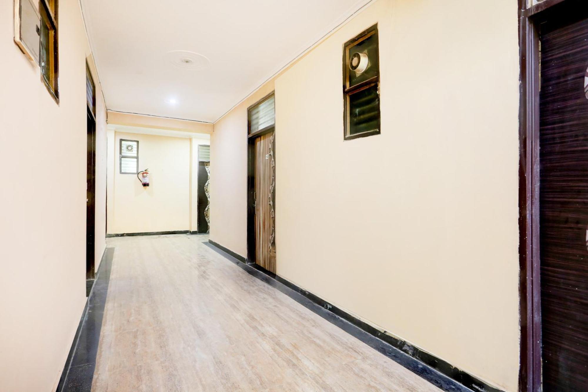 Super O Sheetla Colony 3* Gurgaon