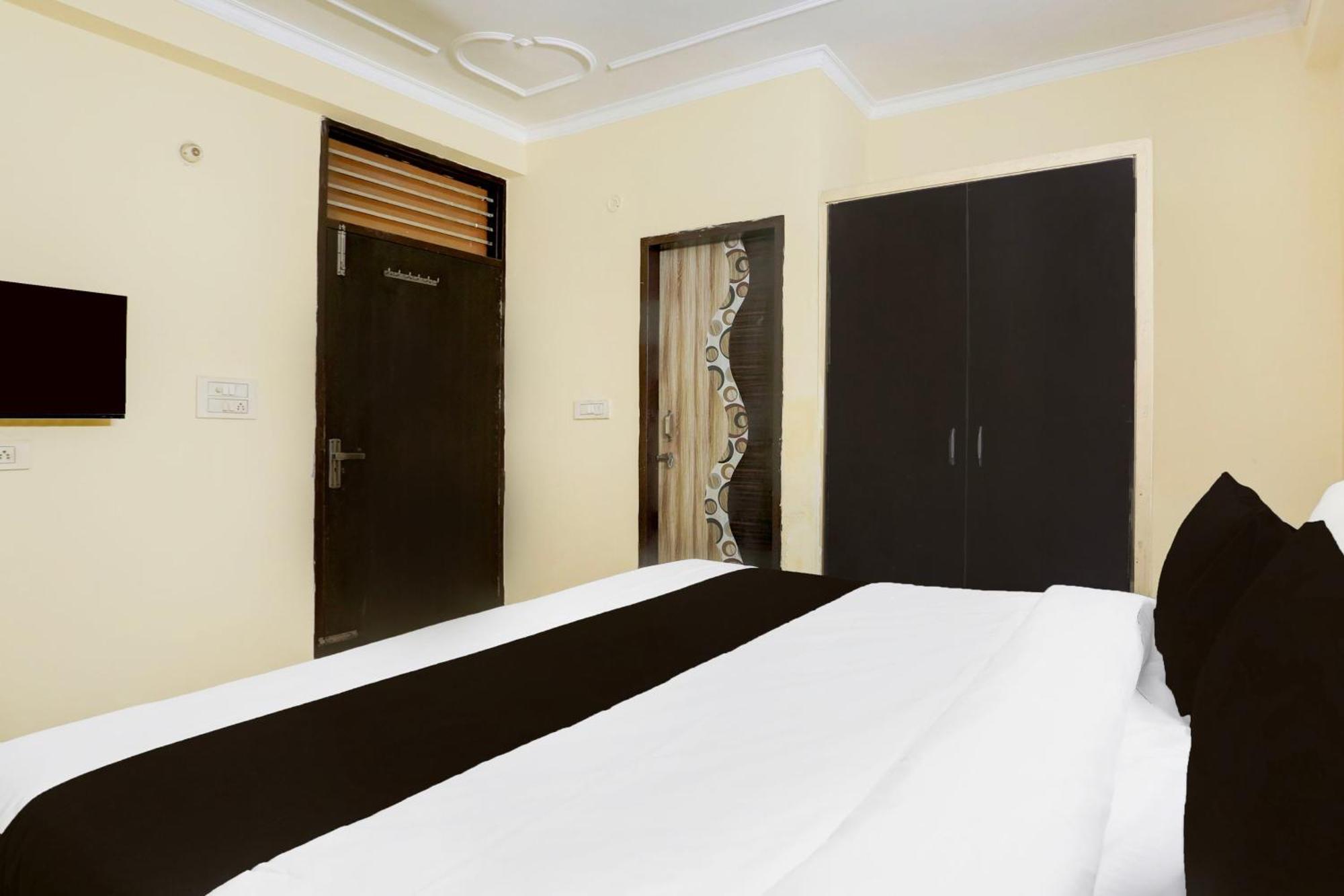 Super O Sheetla Colony Hotel 3*