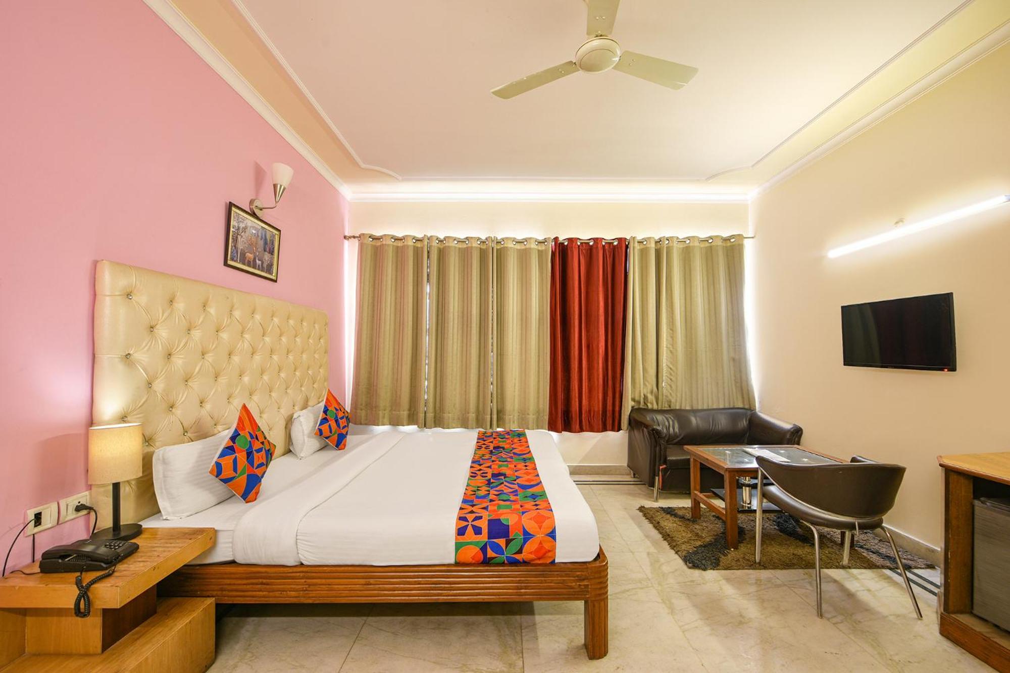 Gracious Hotel 3*