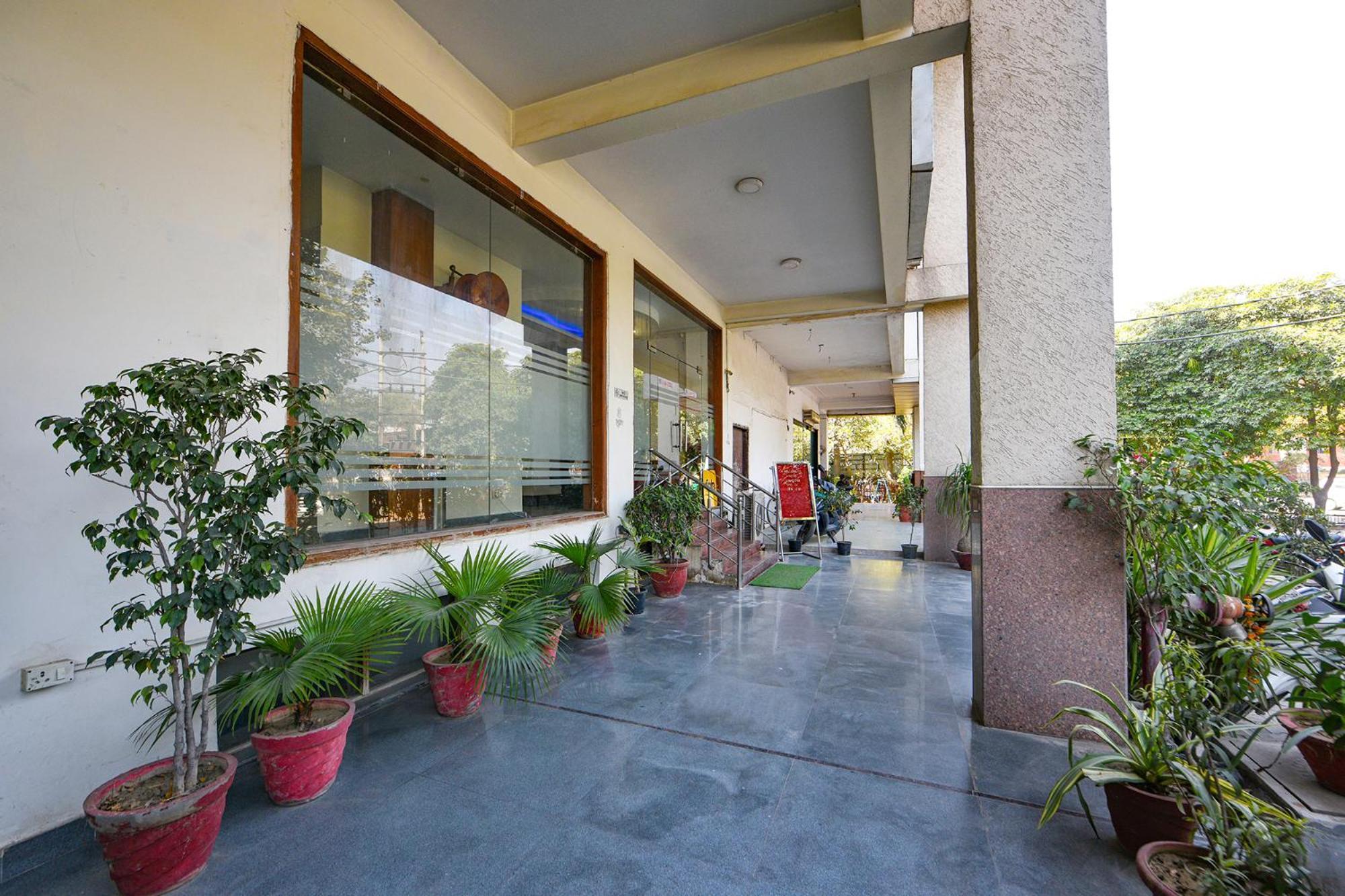 Gracious Hotel 3*