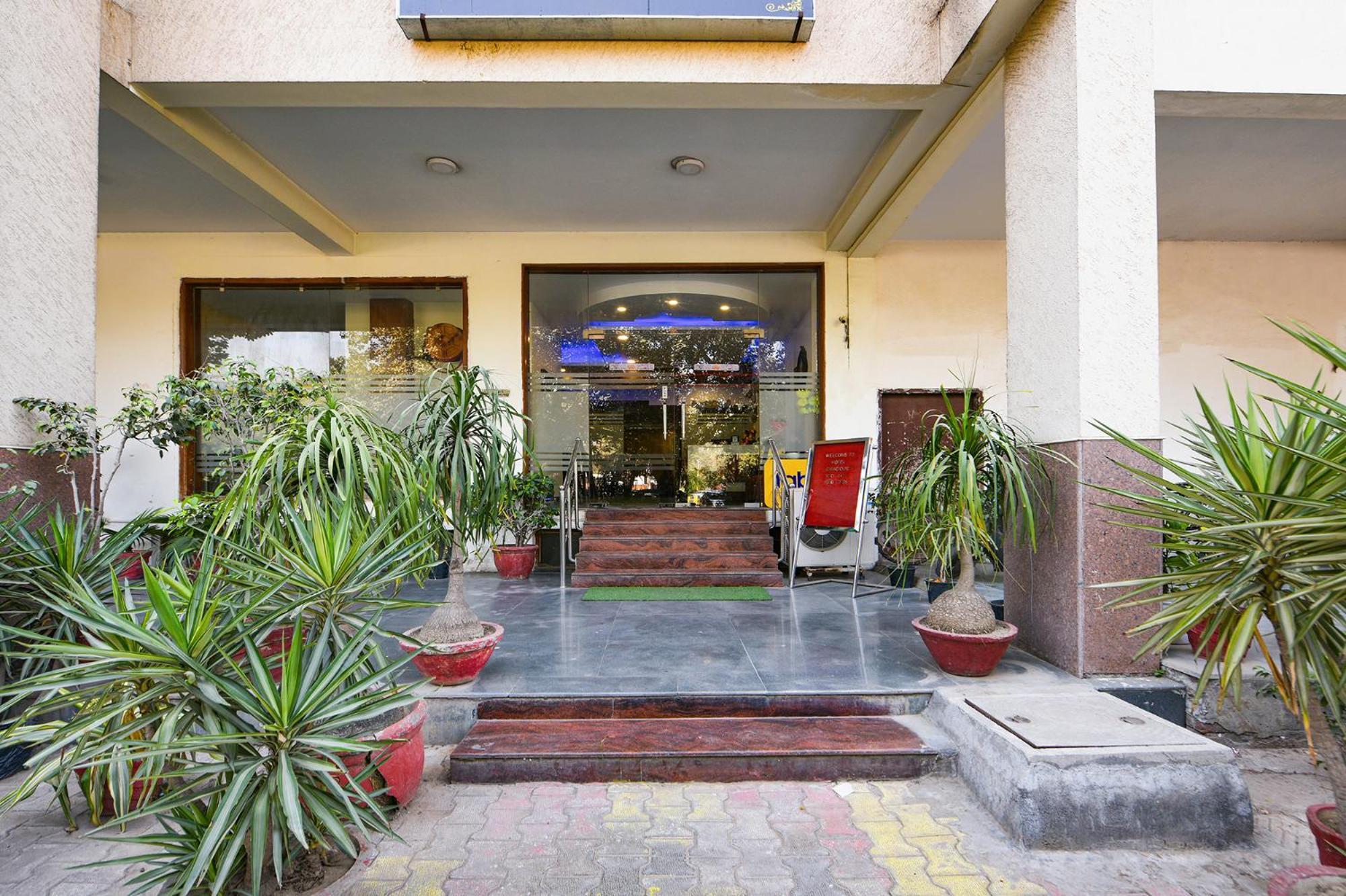 Hotel Gracious Gurgaon