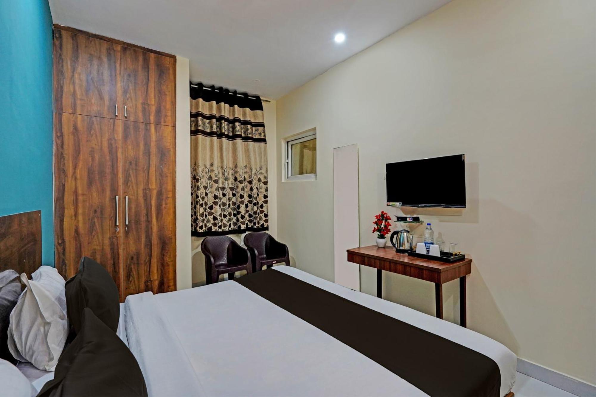 Hotel O Royal 3*