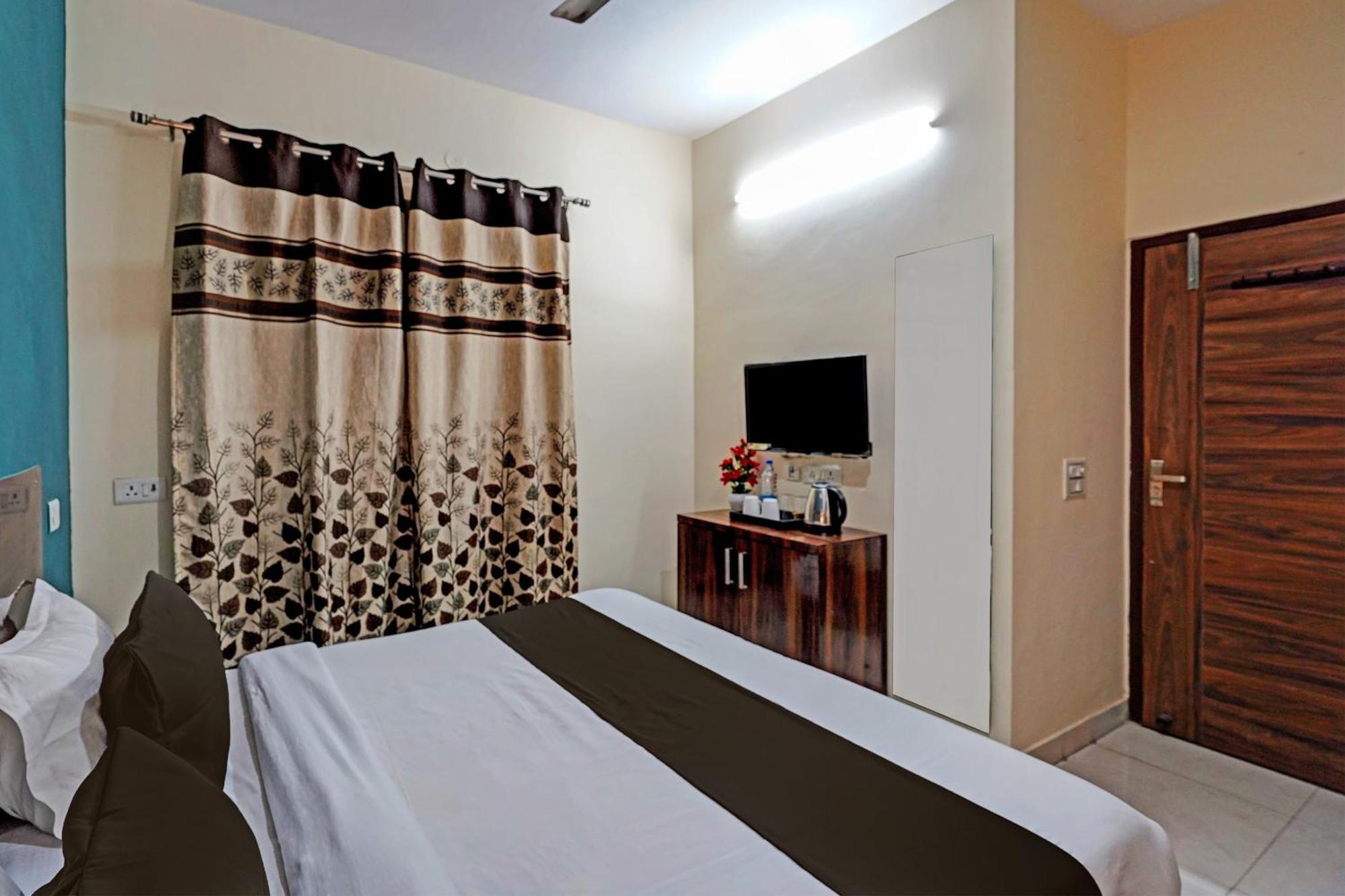 Hotel O Royal