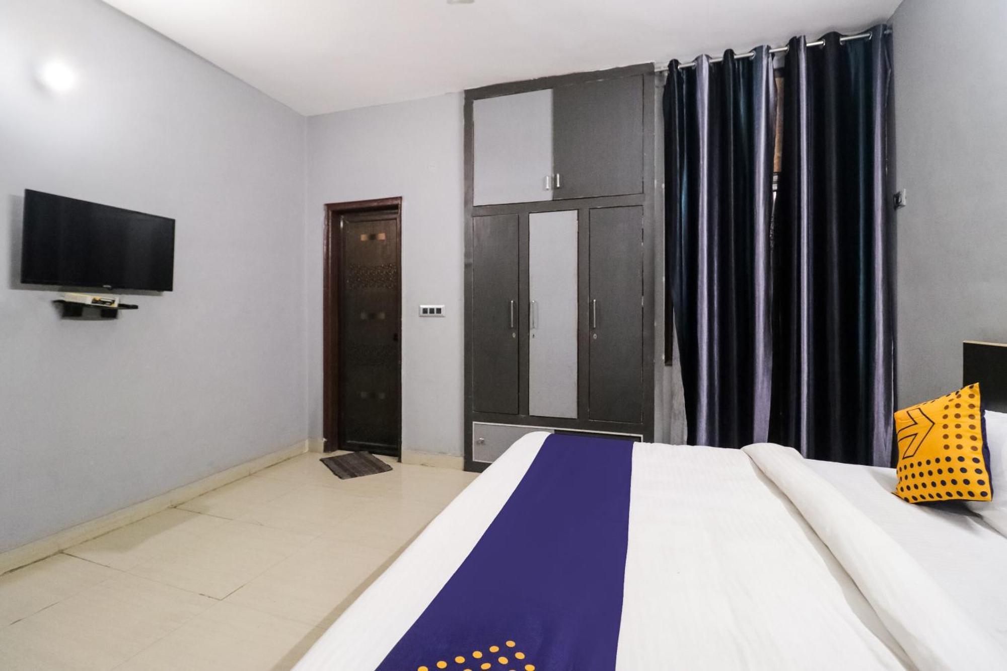 O Sunrise Hotel