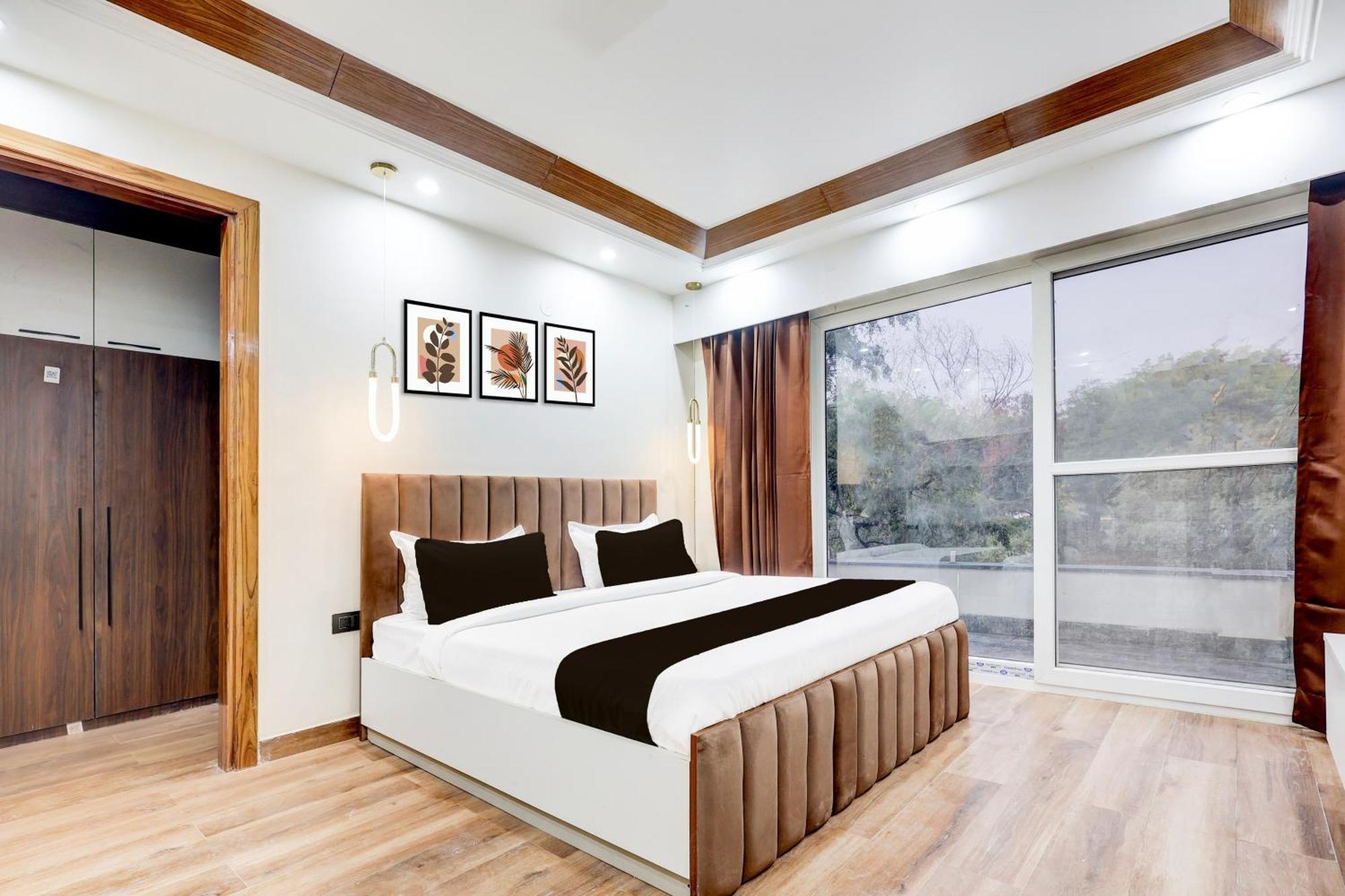 Super O Sector 43 Hotel *