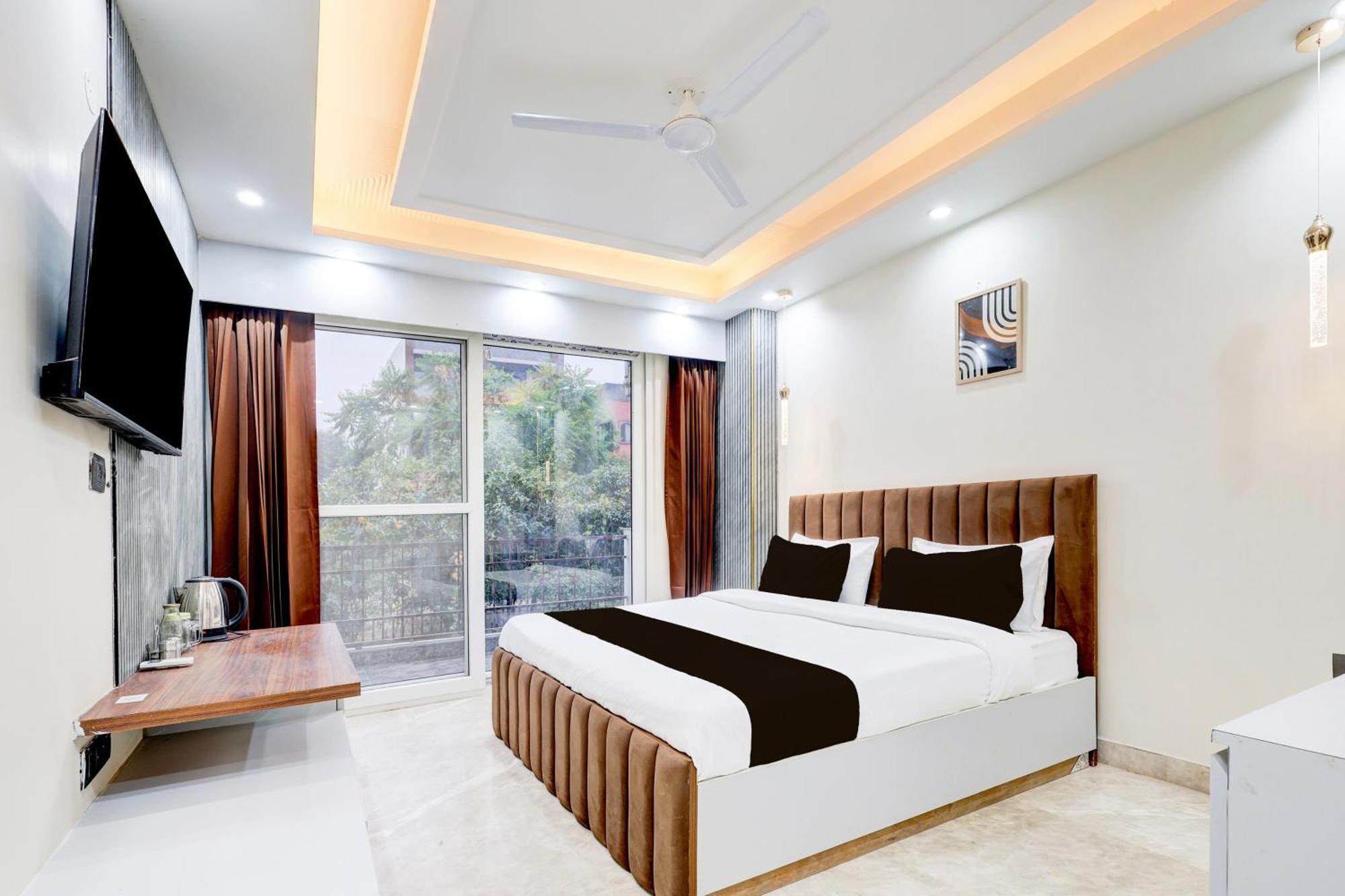 Super O Sector 43 Hotel *