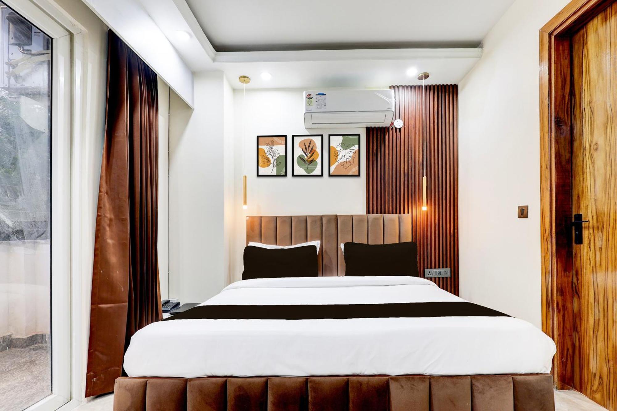 Super O Sector 43 Hotel
