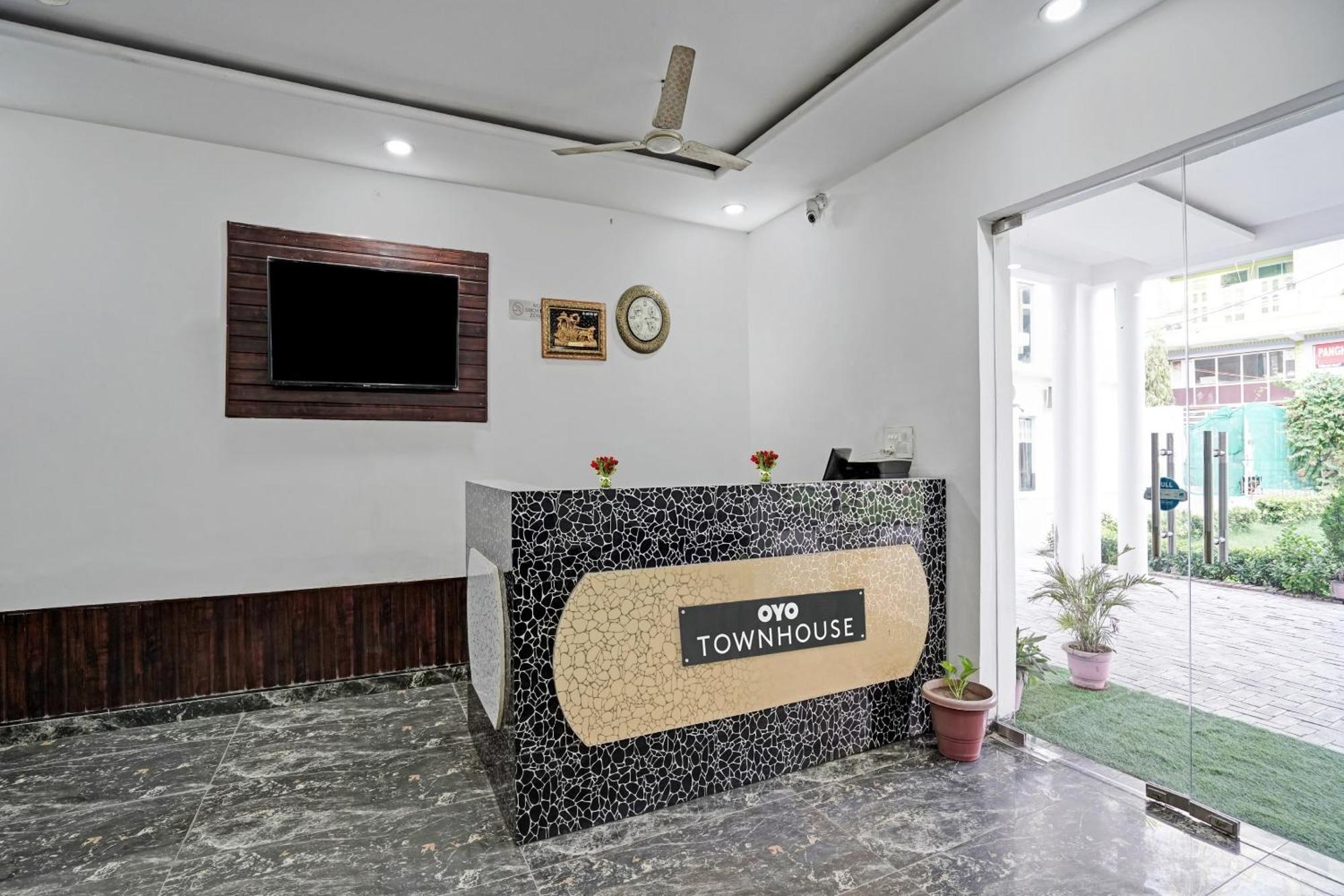 Collection O Rajvanshi Paradise 3* Gurgaon