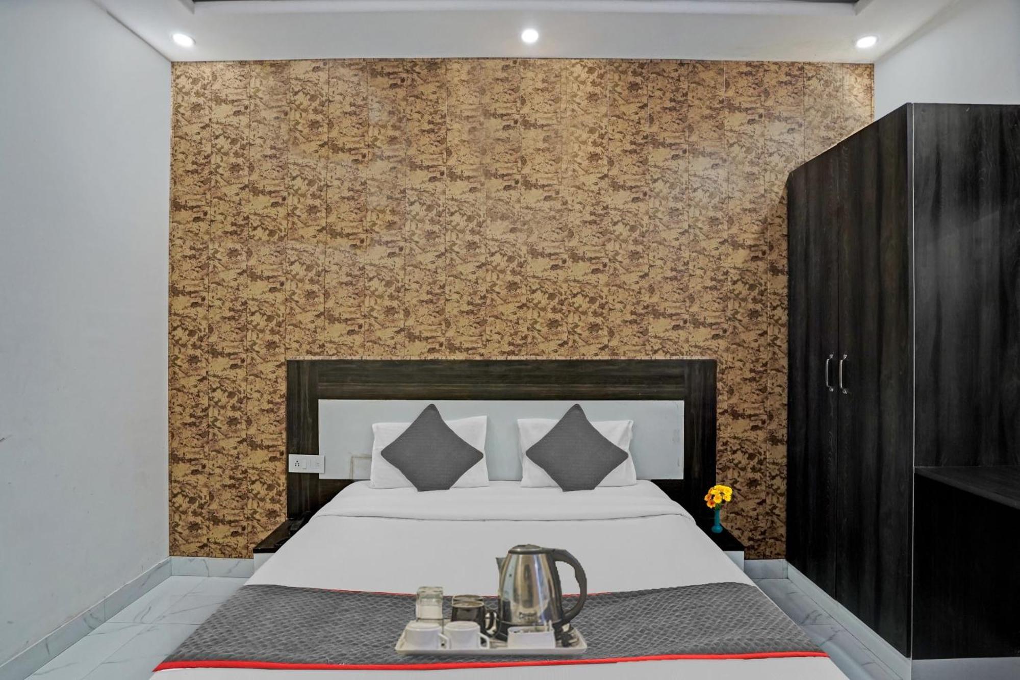 Hotel Collection O Rajvanshi Paradise