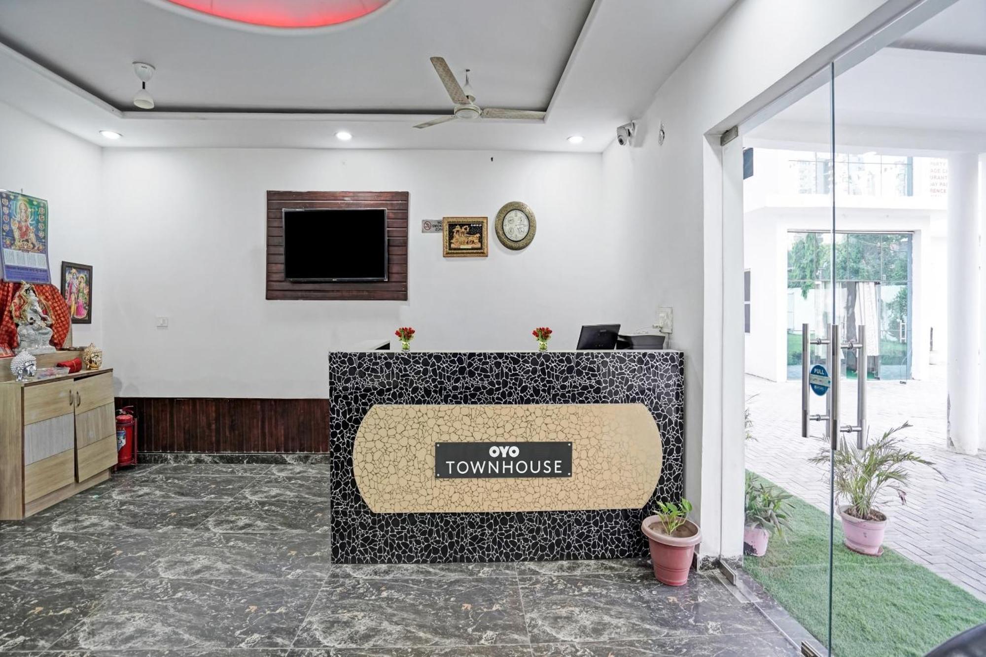 Collection O Rajvanshi Paradise Hotel 3*