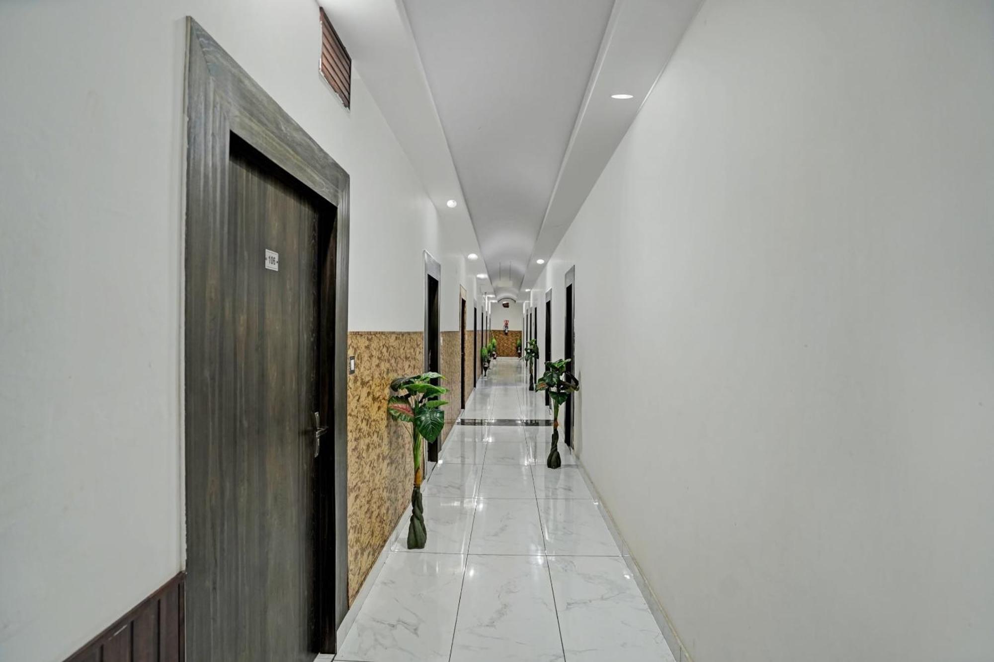 Hotel Collection O Rajvanshi Paradise 3*