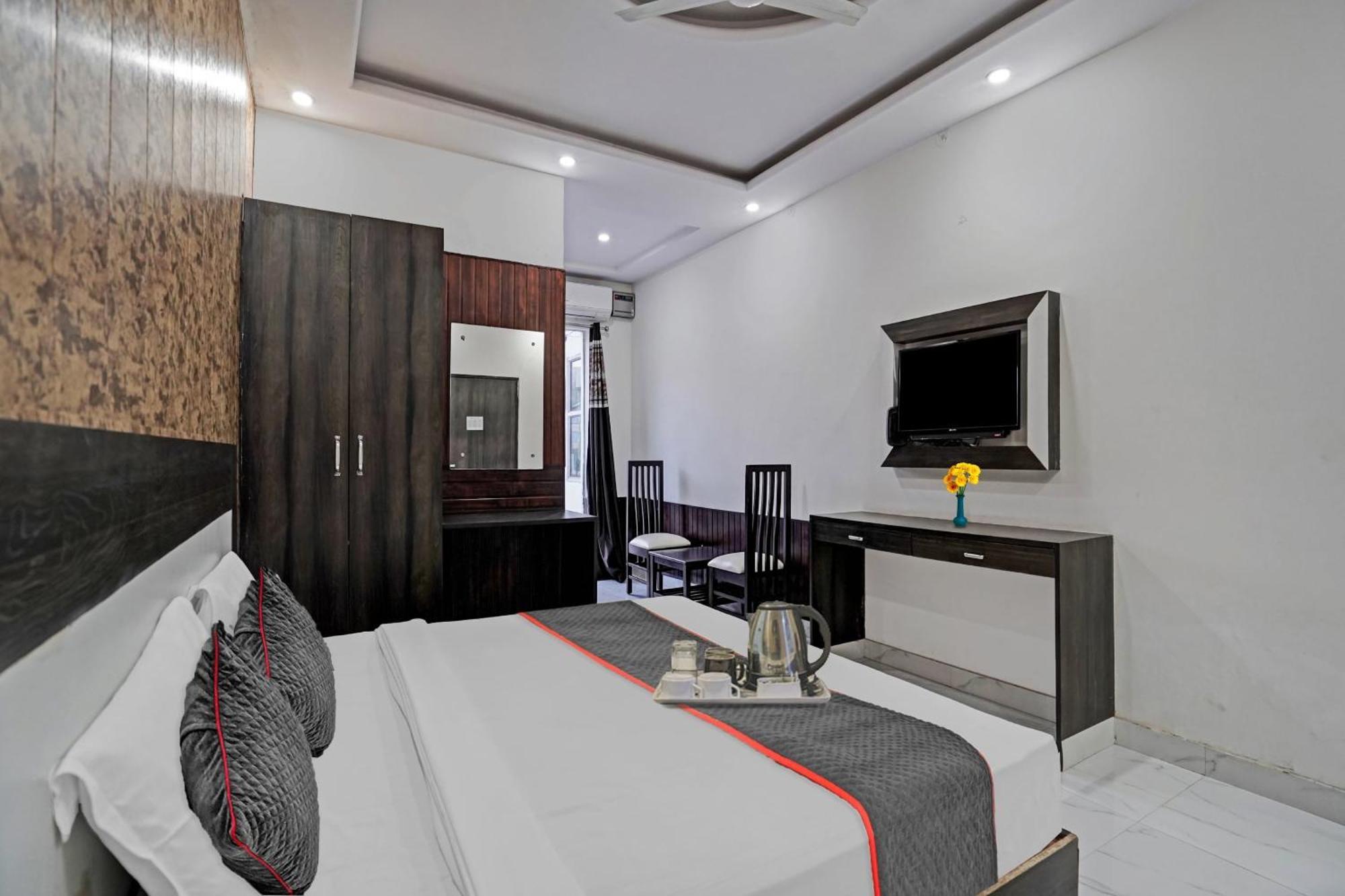 Collection O Rajvanshi Paradise Gurgaon