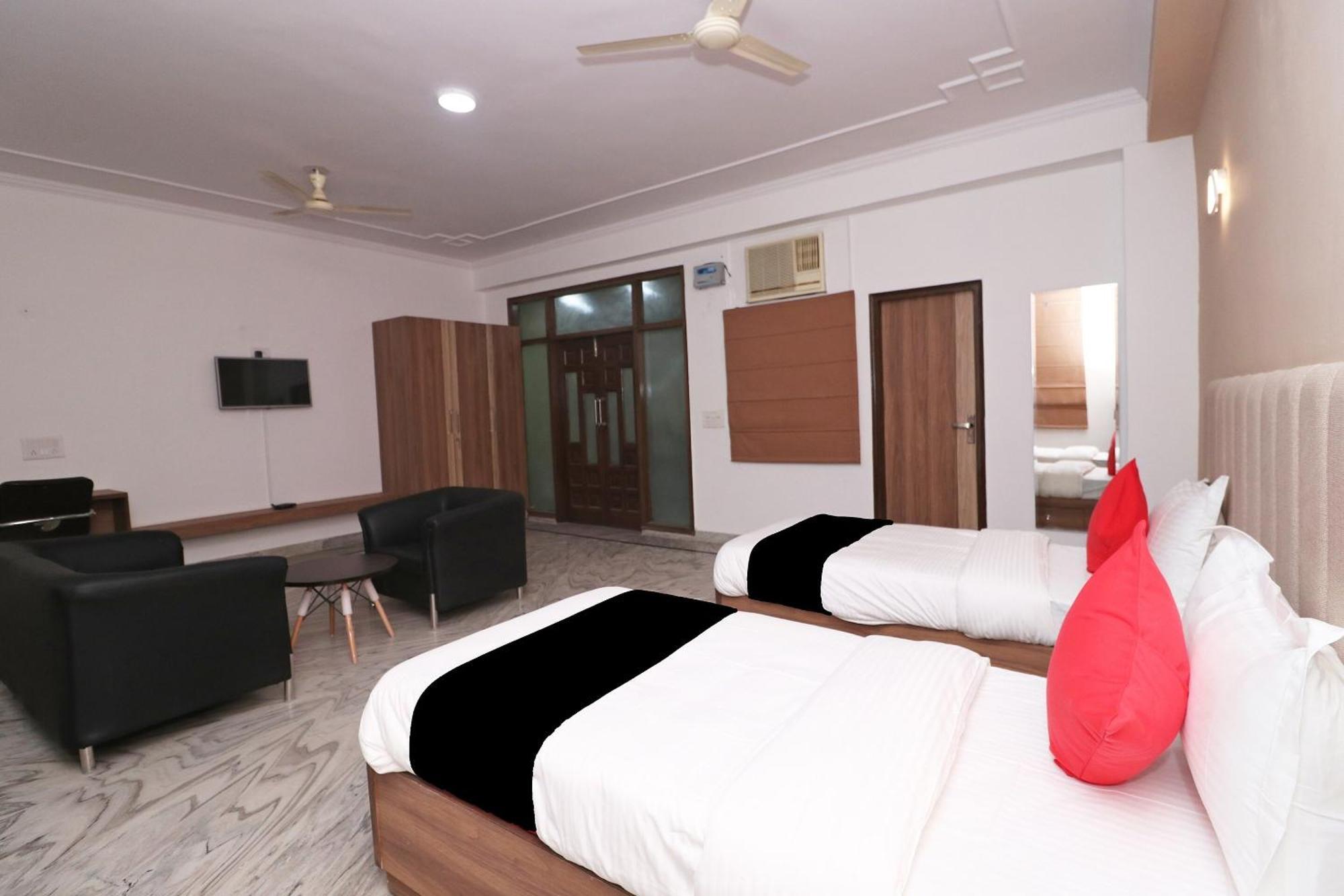 Capital O Esscon House Near Payal Cinema Gurgaon