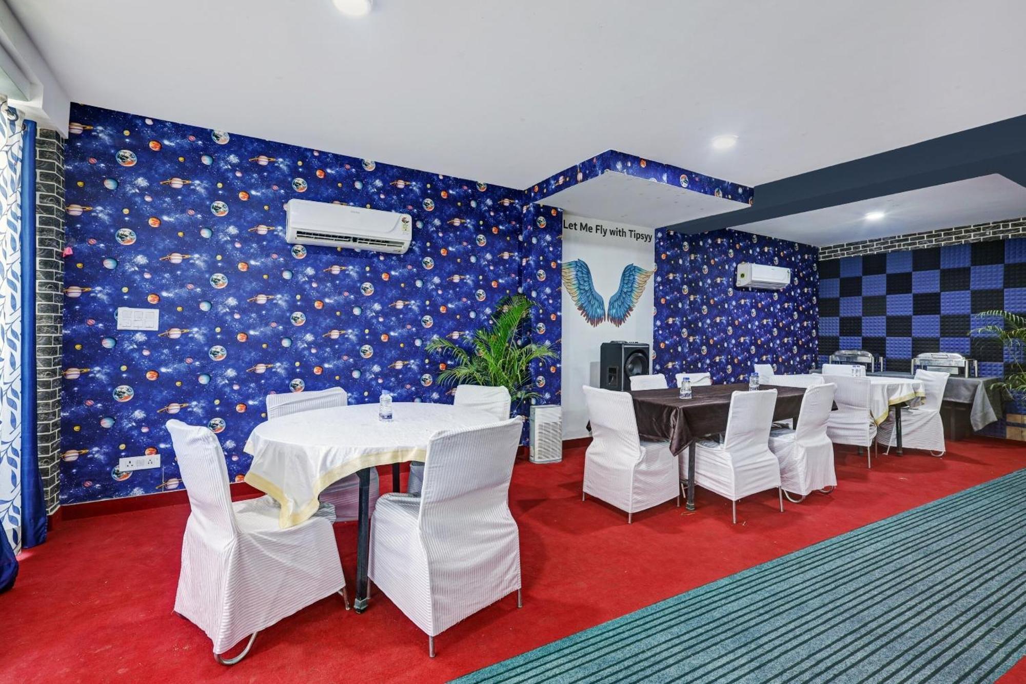 Super Townhouse Tipsyy Near Bestech Square Mall Hotel Gurgaon