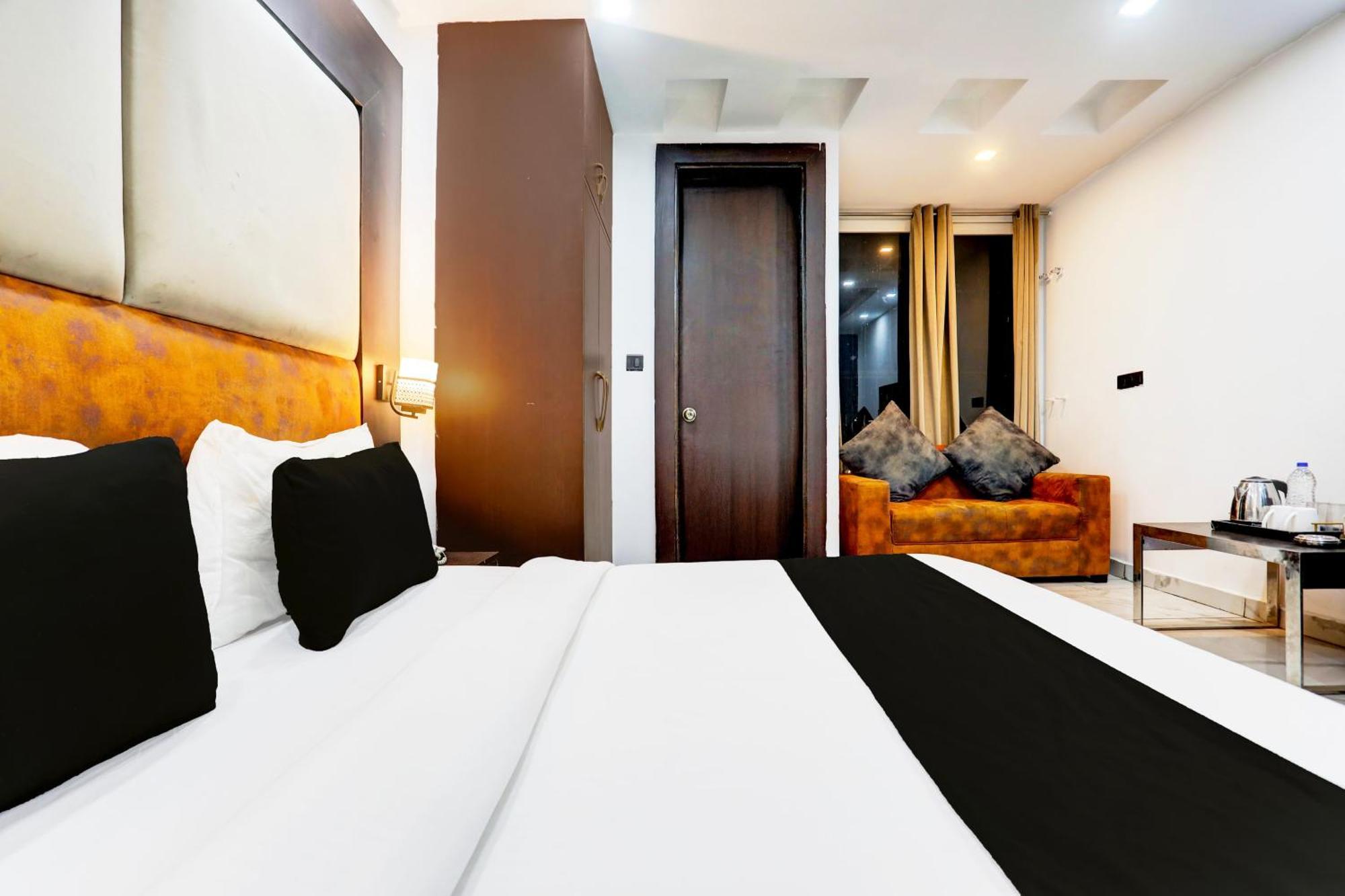 Super Townhouse Sector 52 Near Artemis Hospital Hotel Gurgaon