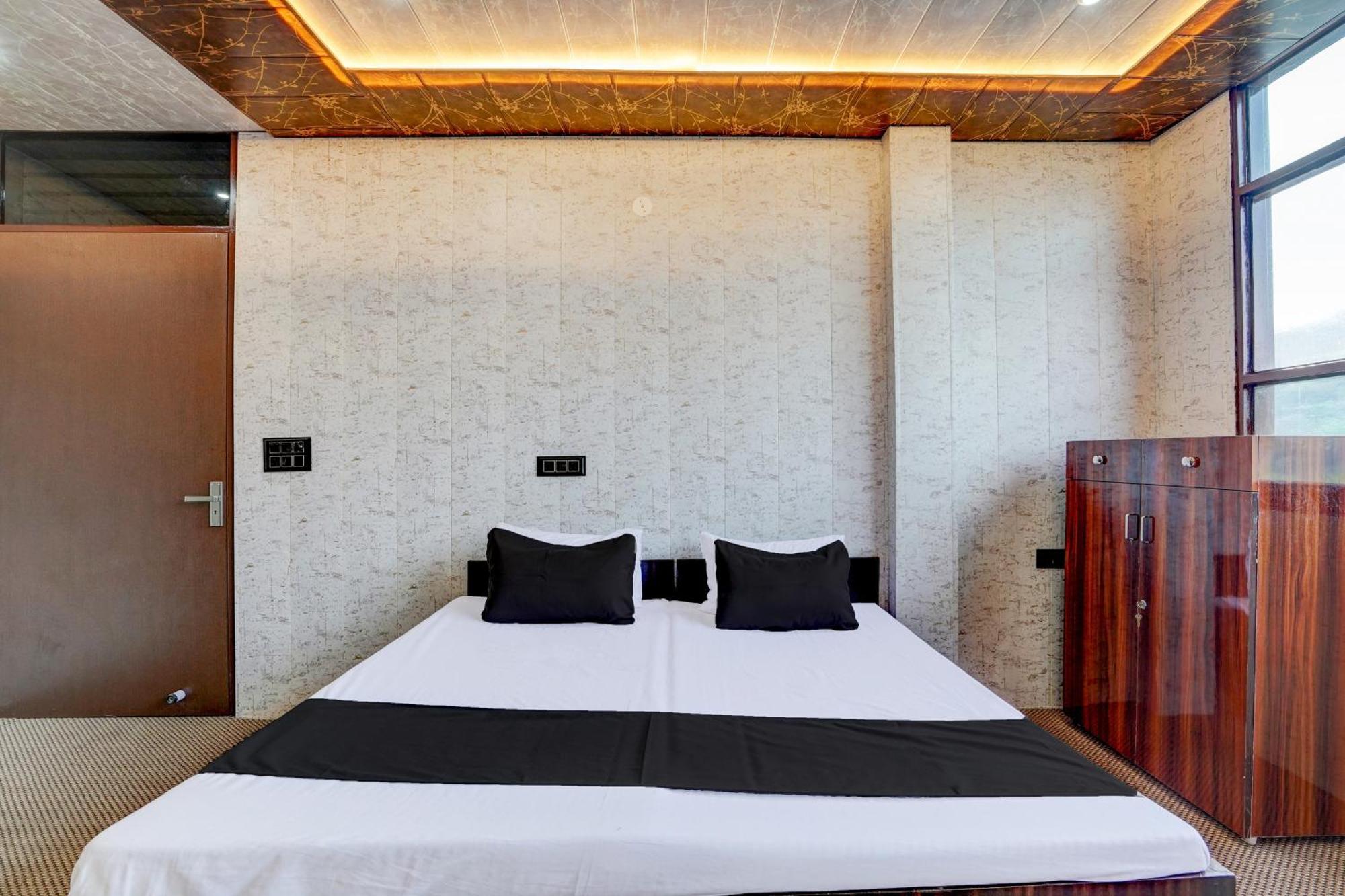 O Royal Hospitality Hotel 3*