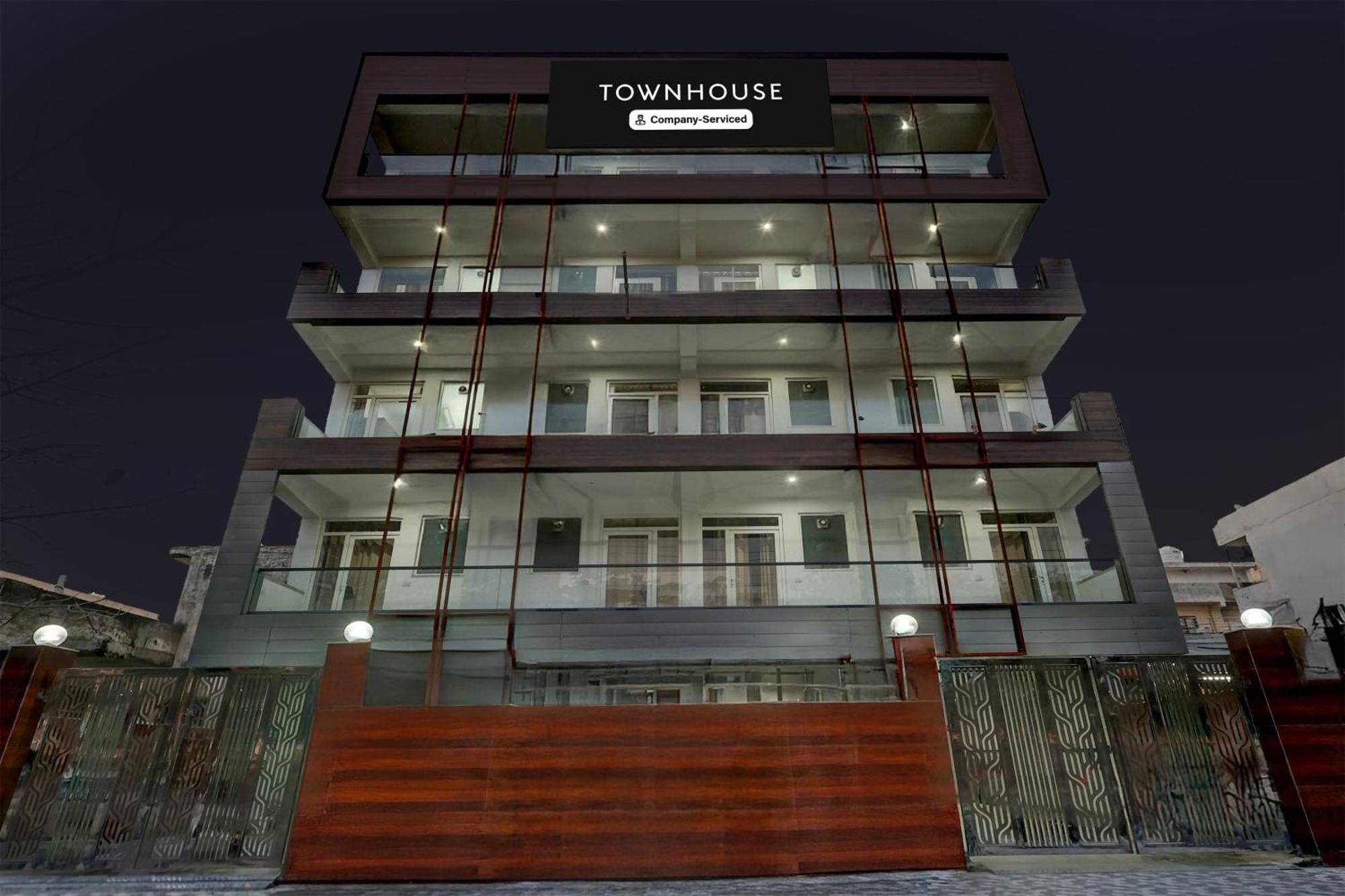 Super Townhouse Sector 1 Manesar Hotel Gurgaon