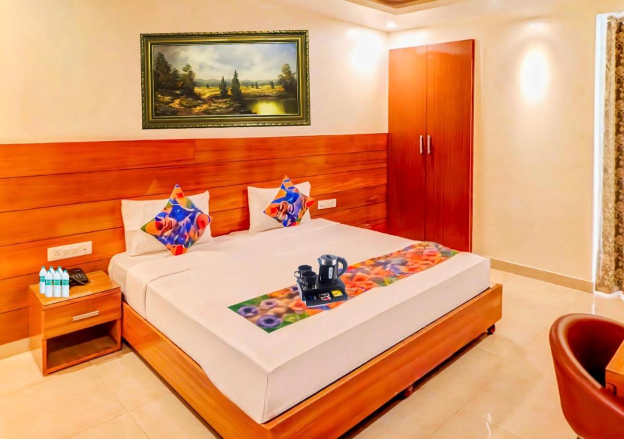Hotel The Aroma Residency Gurugram 47 3*