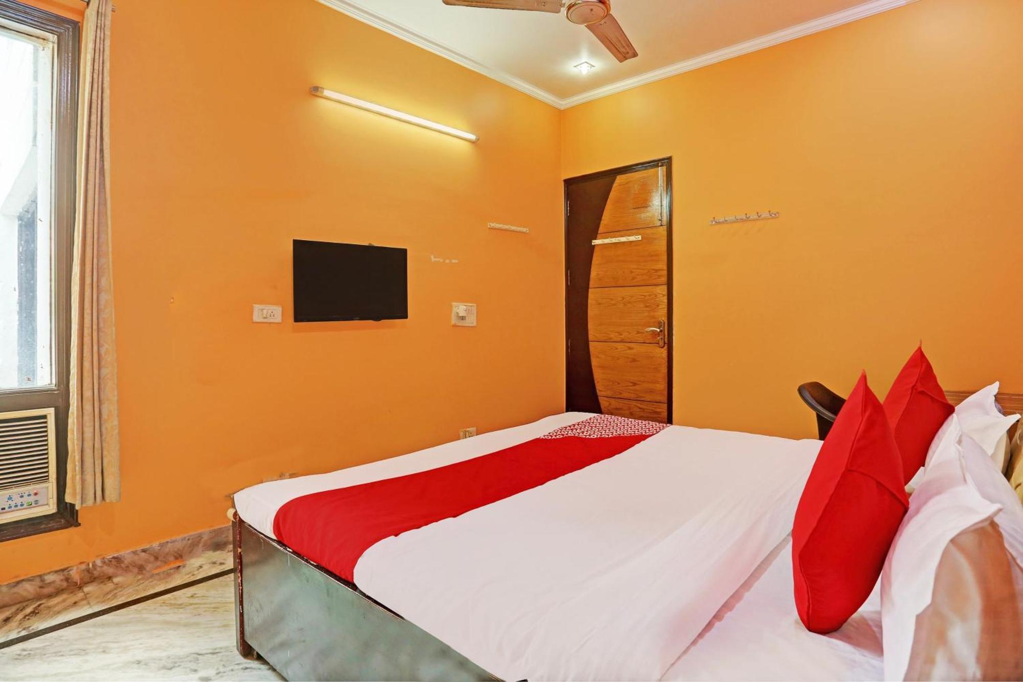 O Naveen Hotel Gurgaon